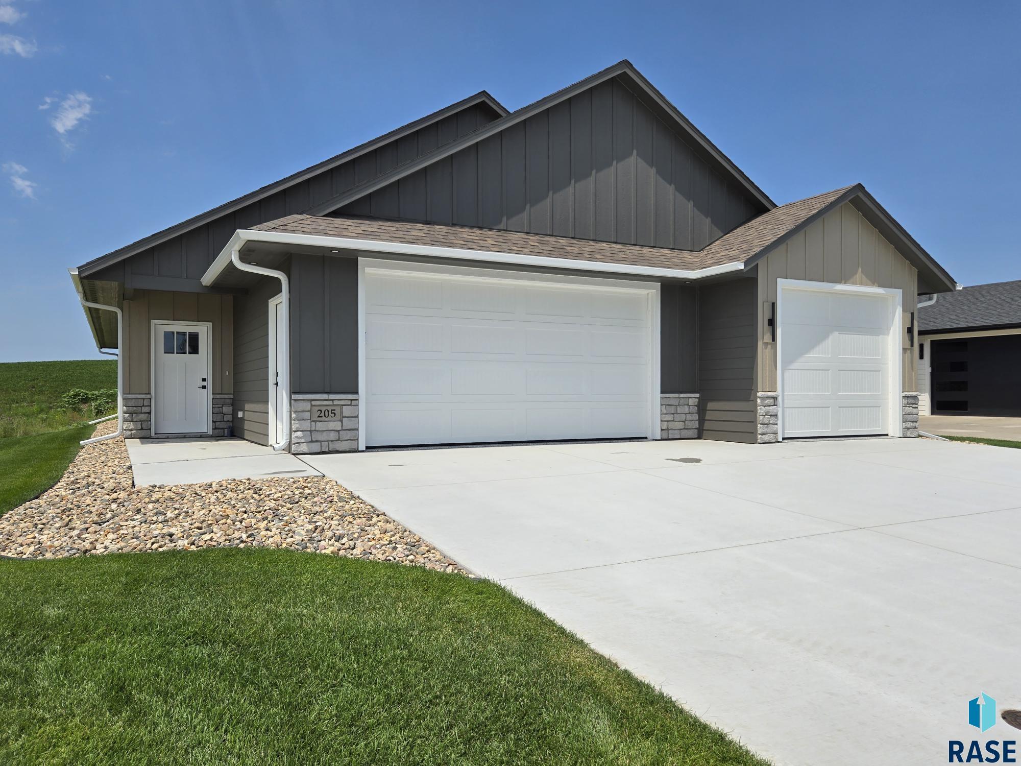 205 N Wildcat Drive — photo