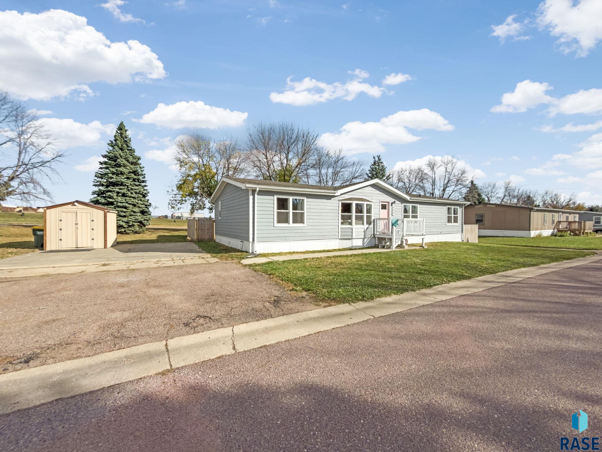 604 N Swan Place — photo