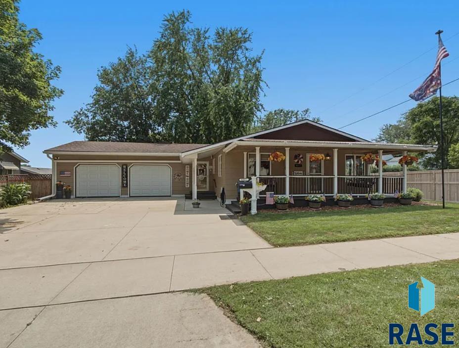 807 E Elder Street — photo
