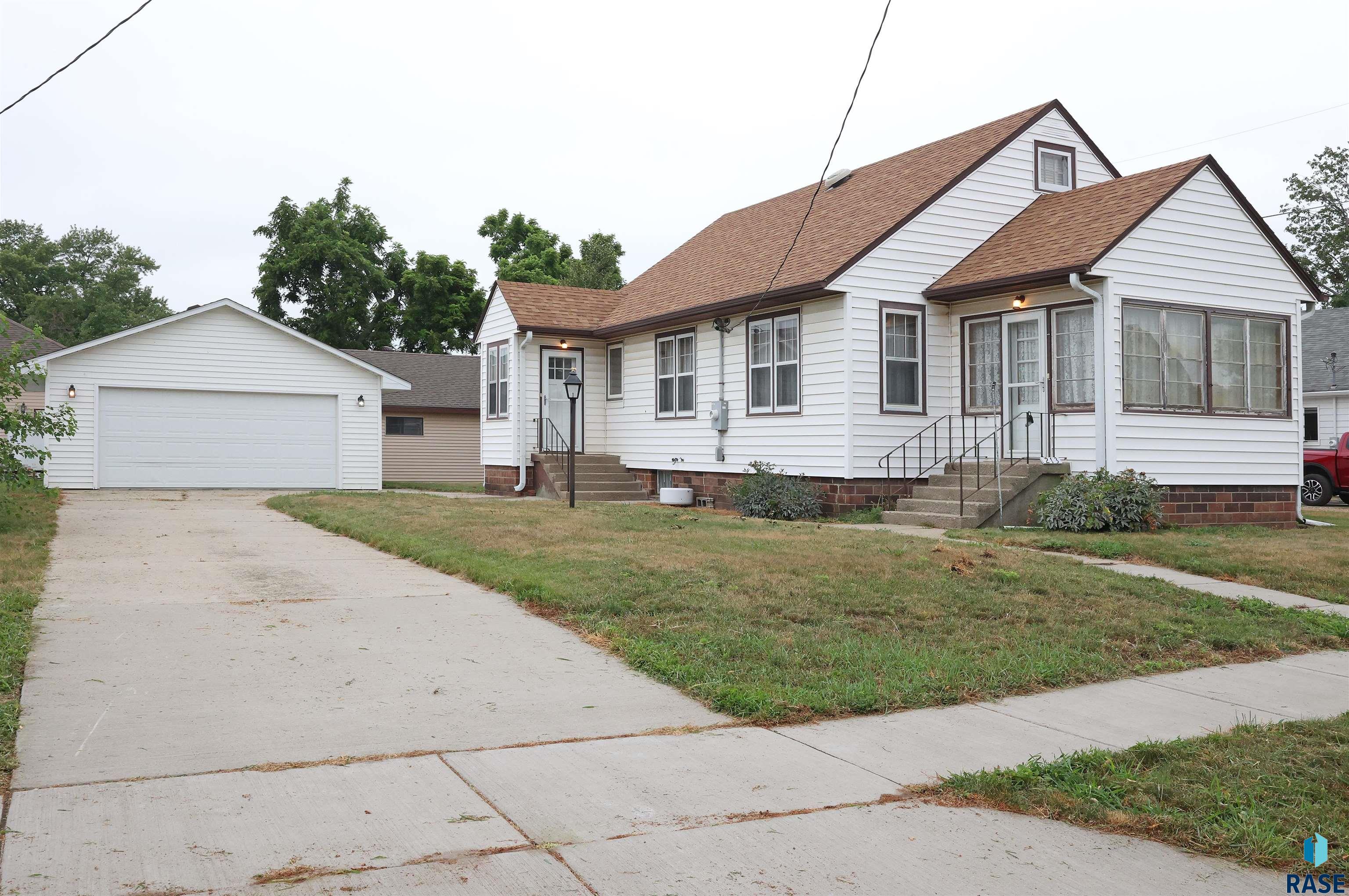 213 S Cedar Street — photo