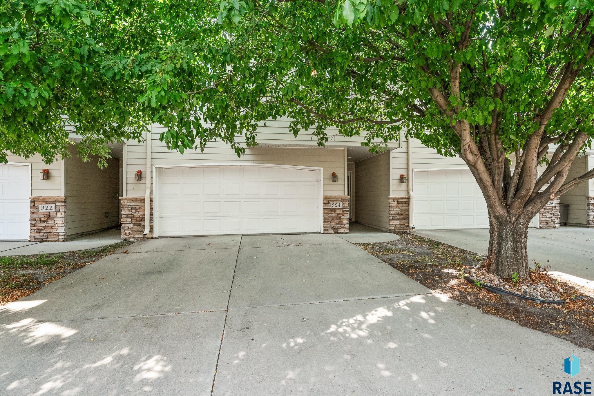 324 S Spring Place, Brandon, SD 57005 — photo 3