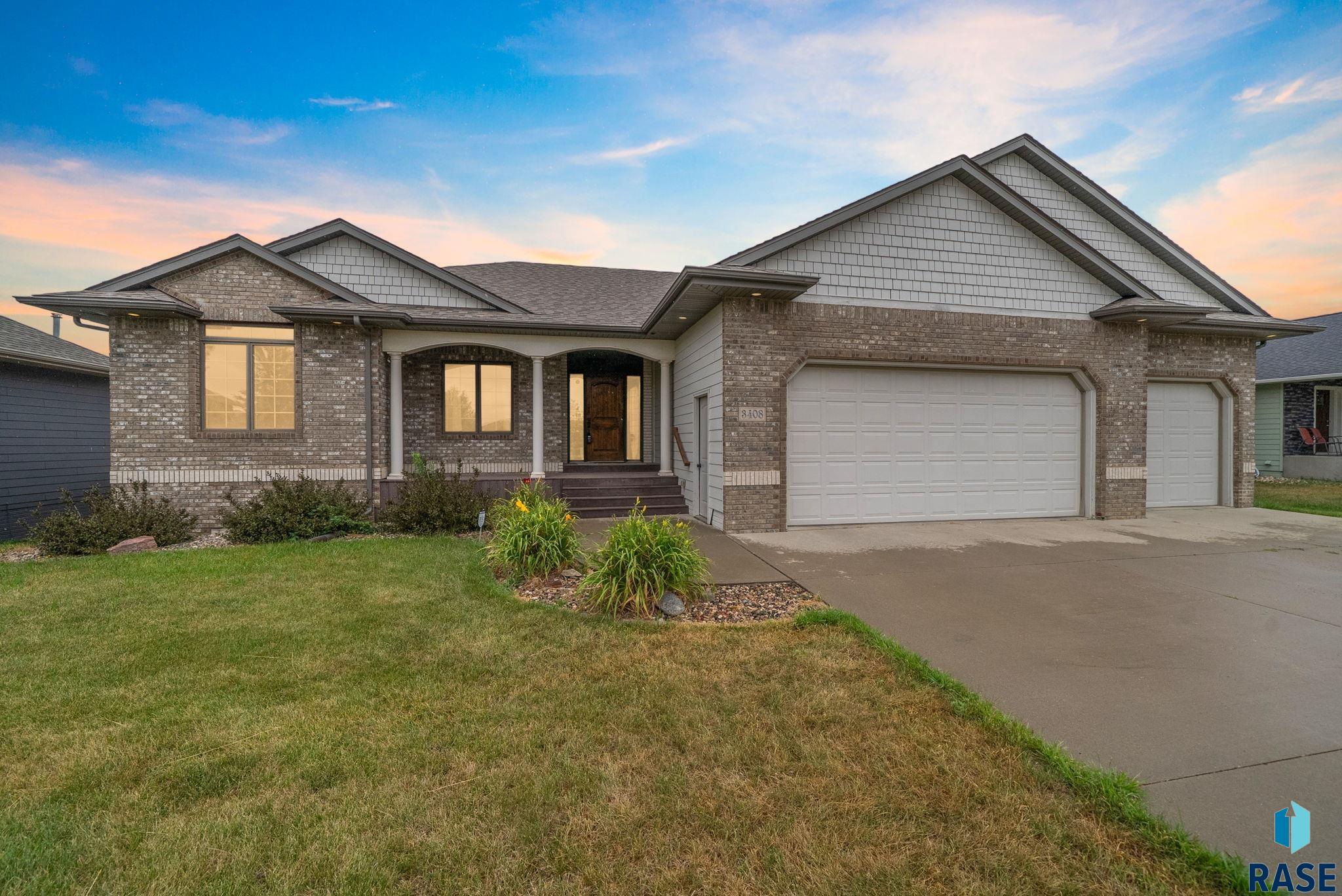 3408 E Broken Arrow Street — photo