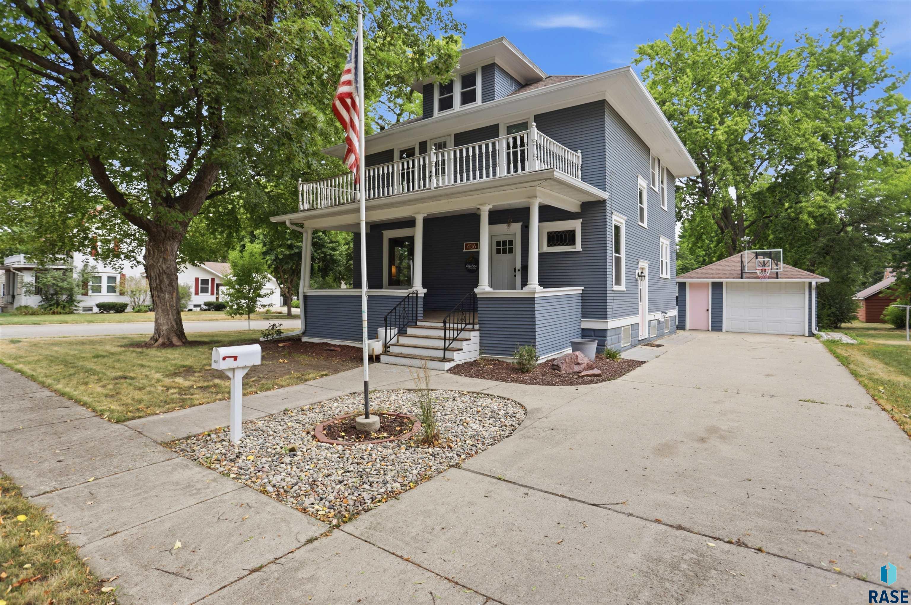 436 W Luverne Street — photo
