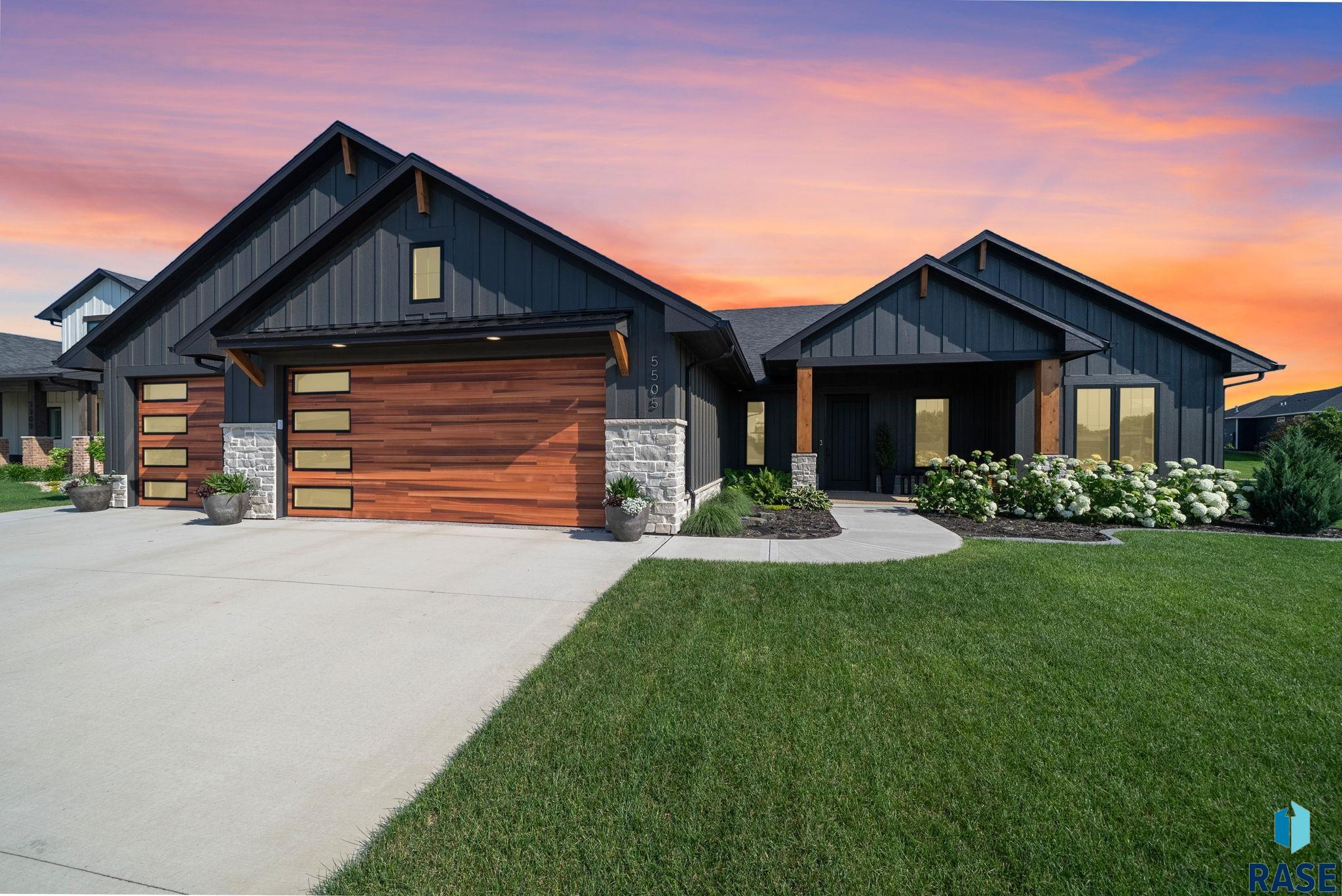 5505 E Canter Ridge Circle — photo