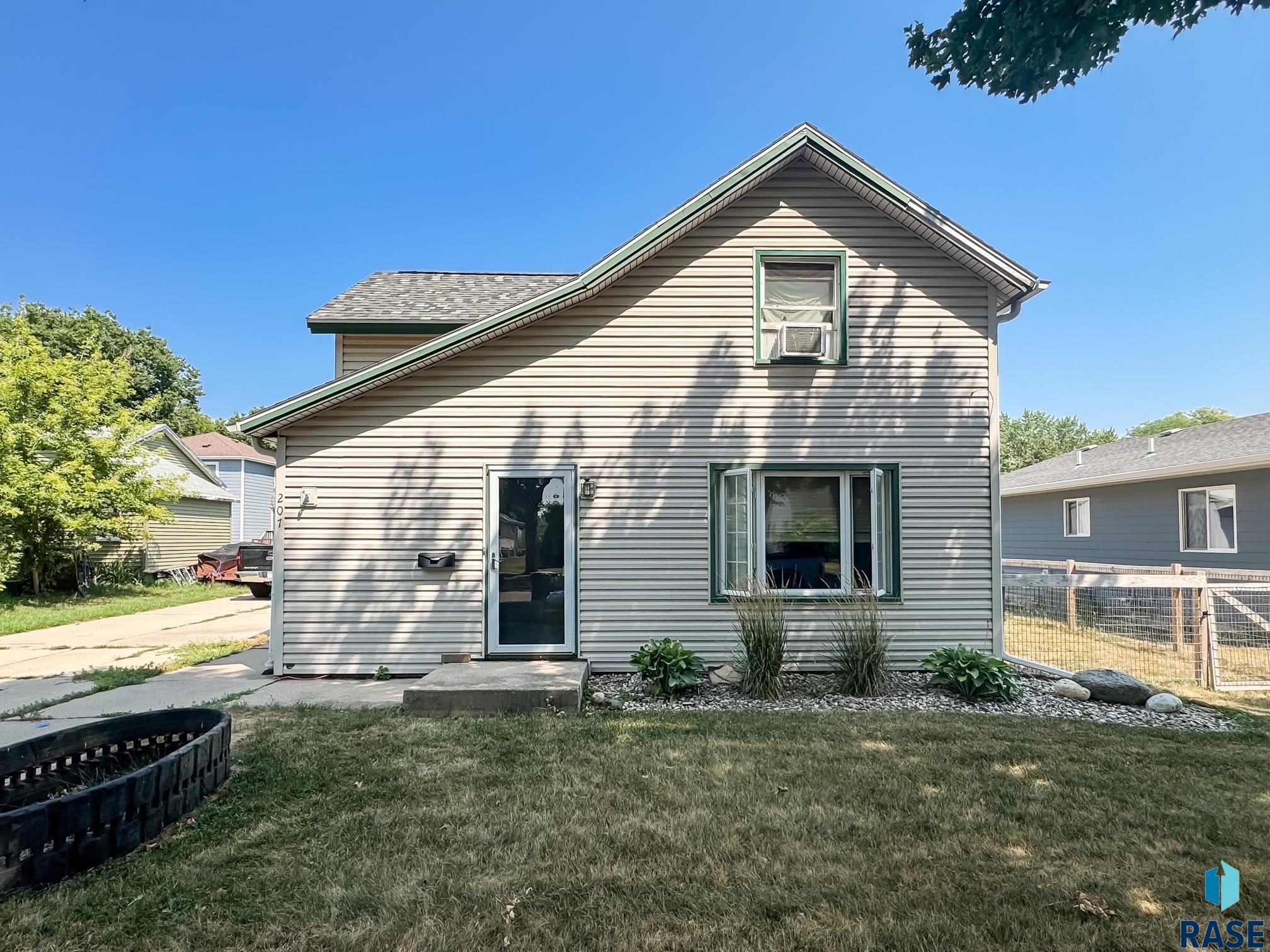 207 E Bishop Street — photo
