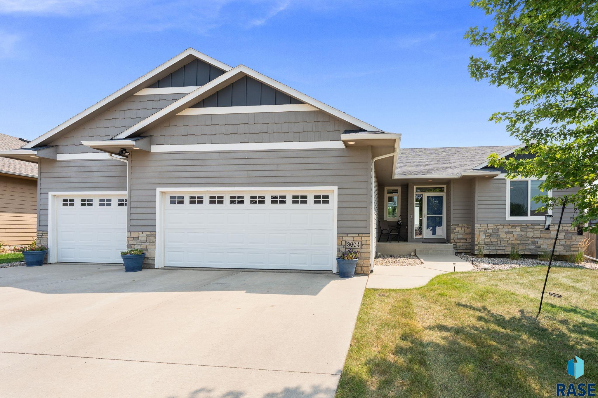 3604 S Home Plate Avenue — photo