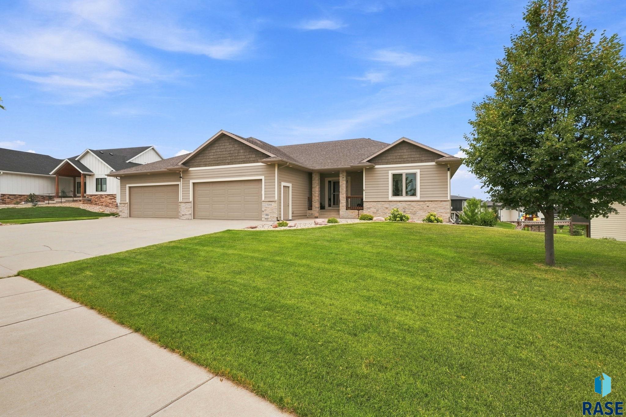 7304 E Donnelly Drive — photo