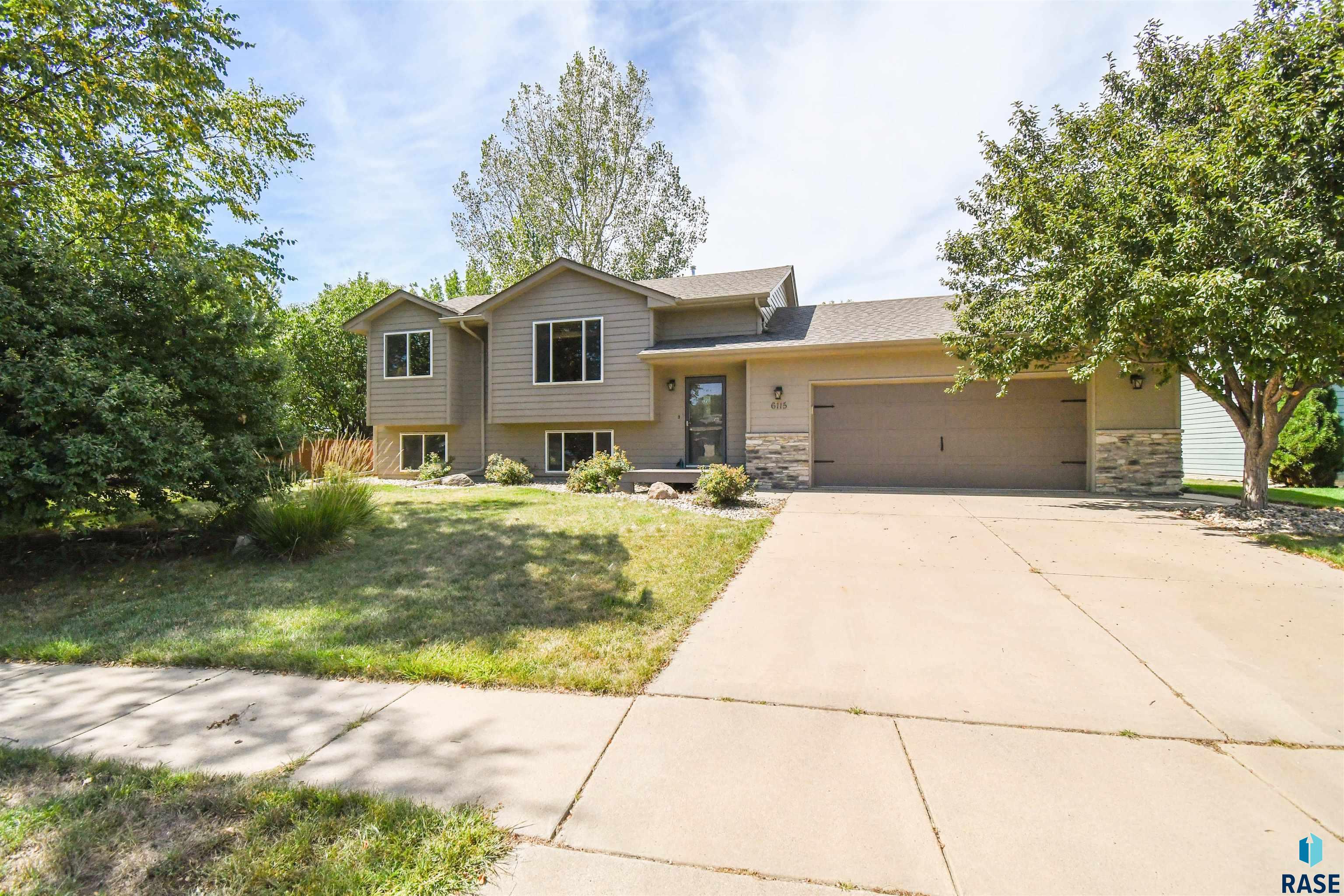 6115 S Aaron Avenue — photo