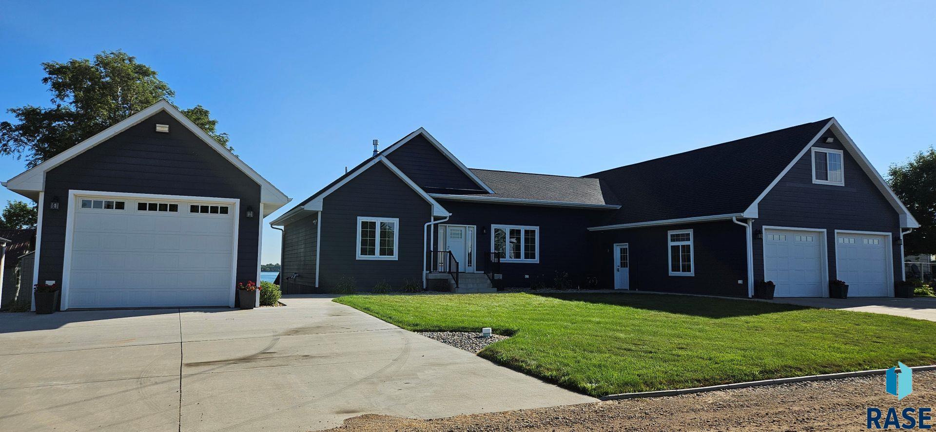 70 Oakwood Shoreline Drive — photo