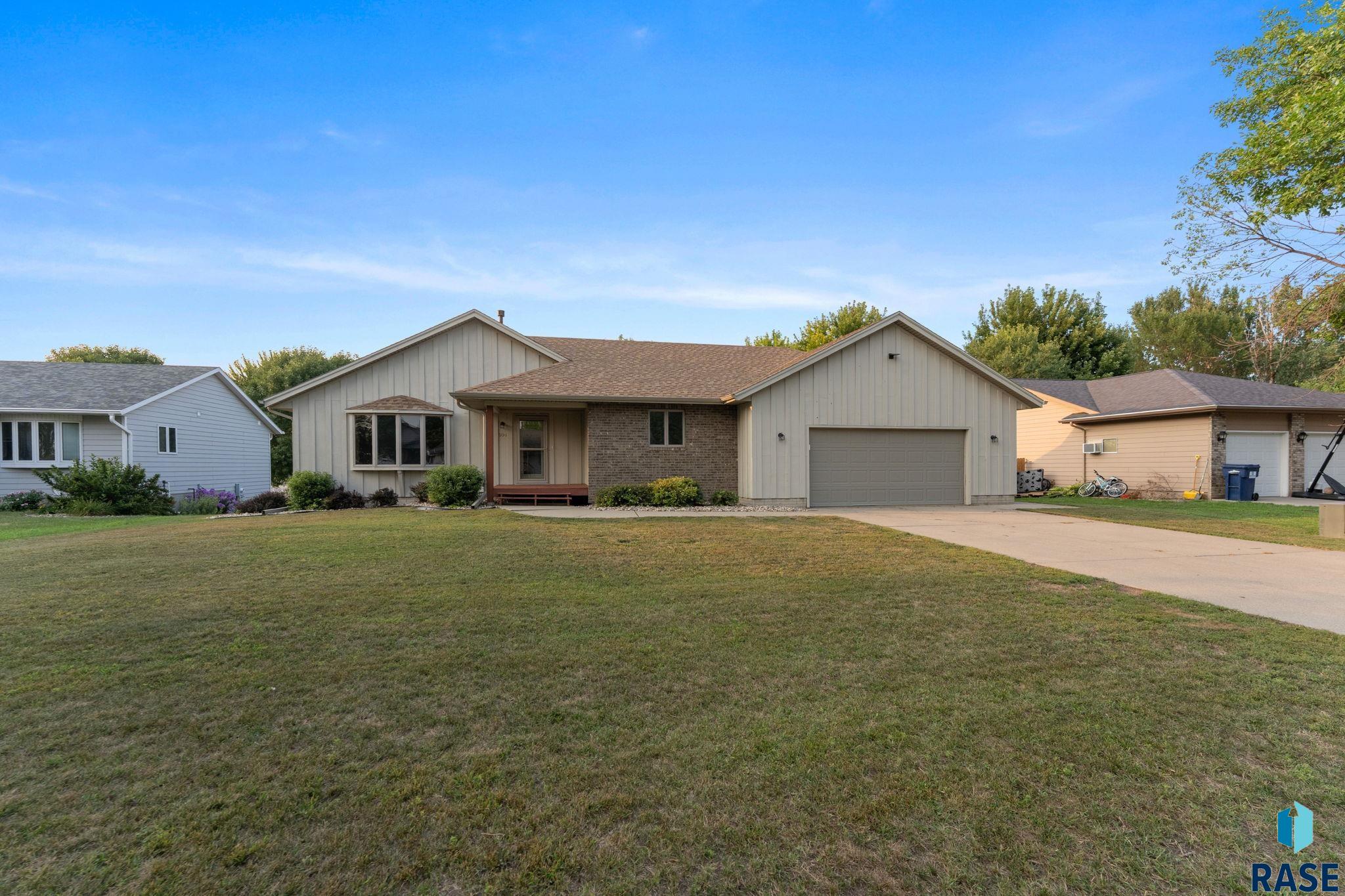 104 E 9th Street, Crooks, SD 57020 — photo 2