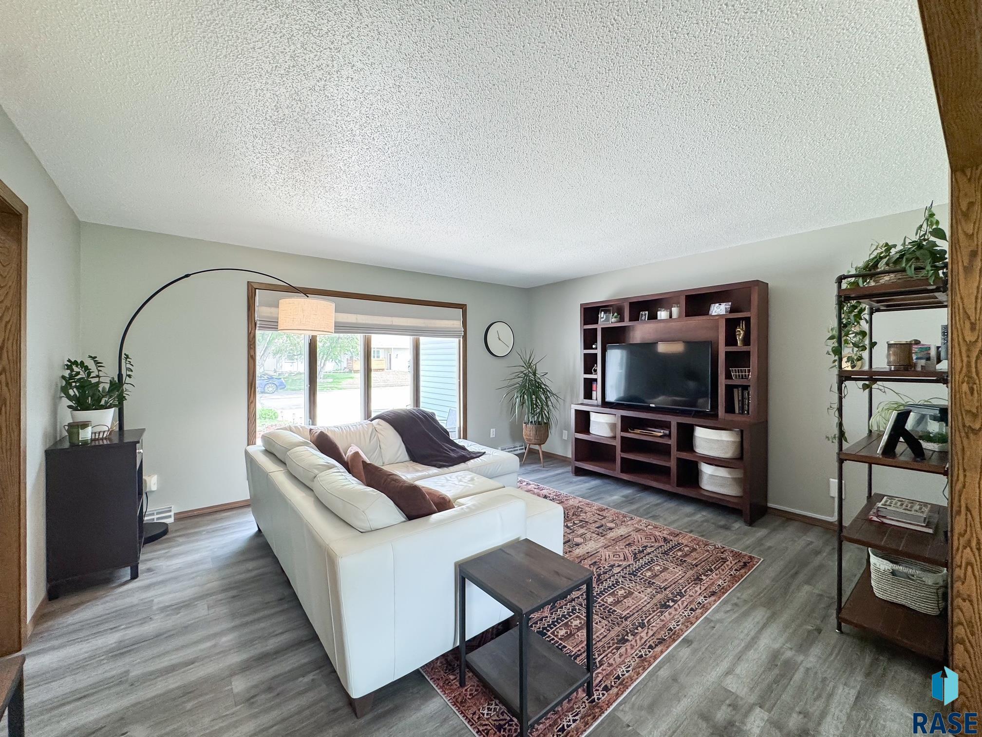3909 E Ronning Drive, Sioux Falls, SD 57103 — photo 3