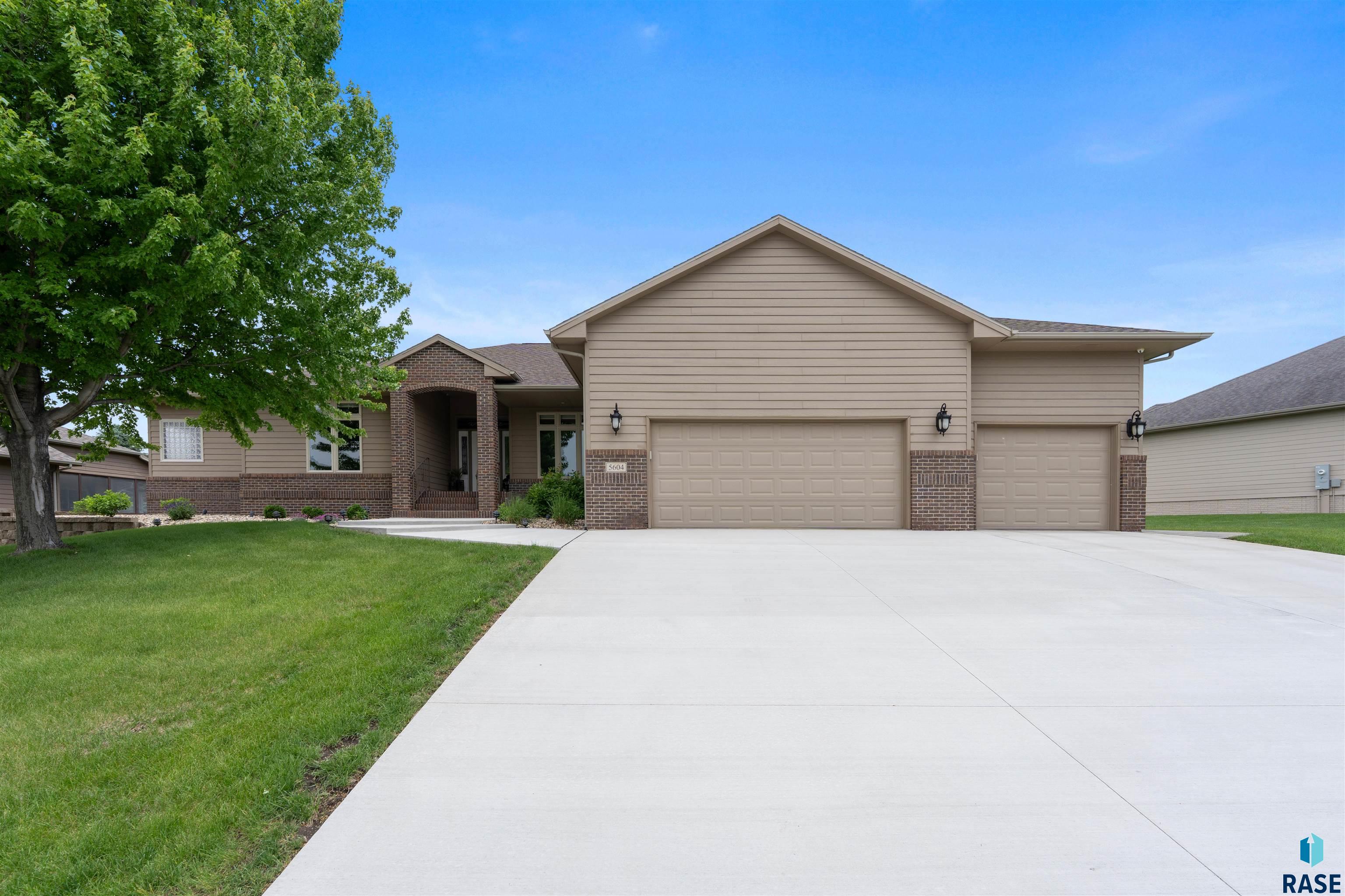 5604 S Josh Wyatt Drive — photo