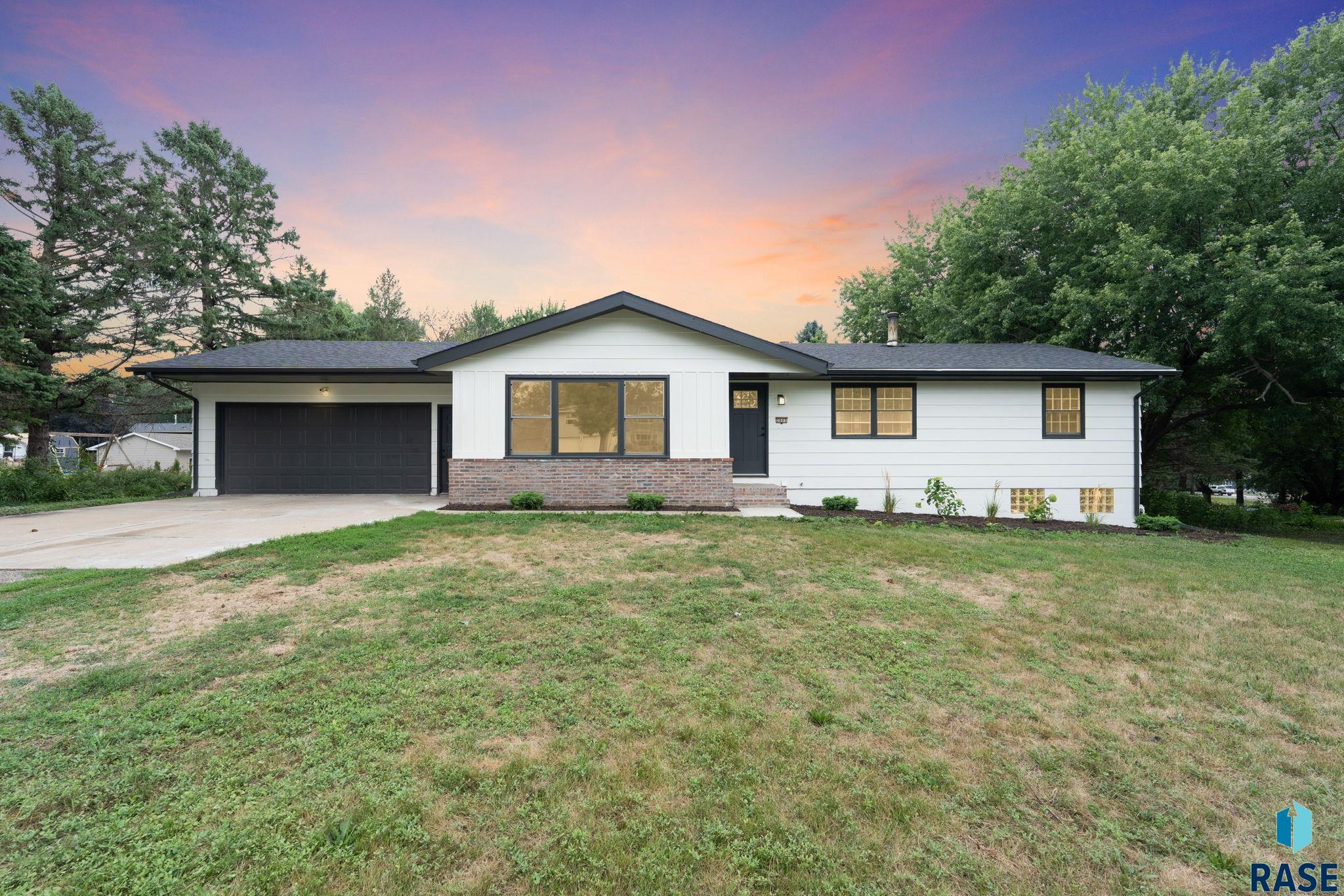 2801 W Delrich Drive — photo