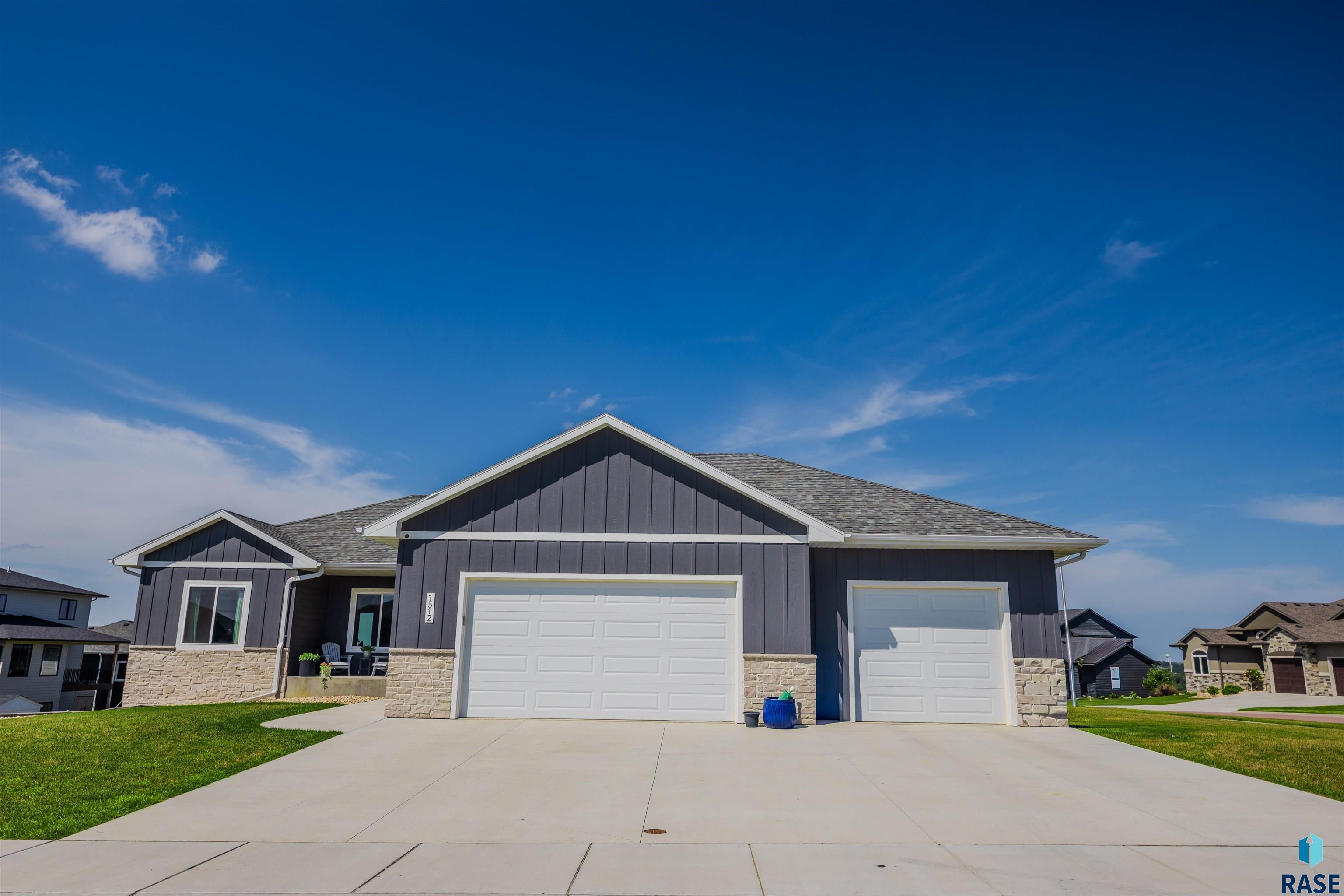 1512 W River Bend Street — photo