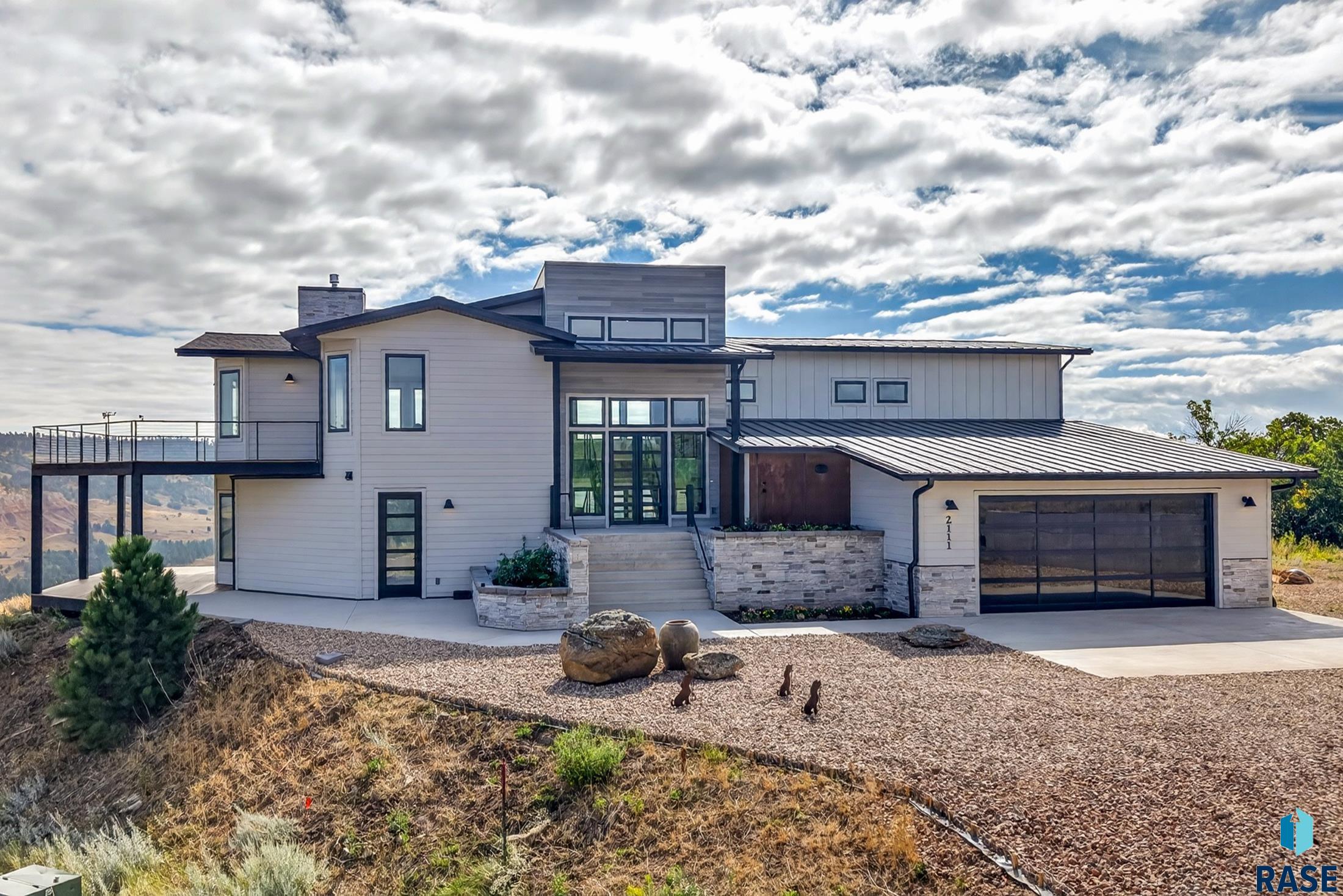 2111 Vantage Circle — photo
