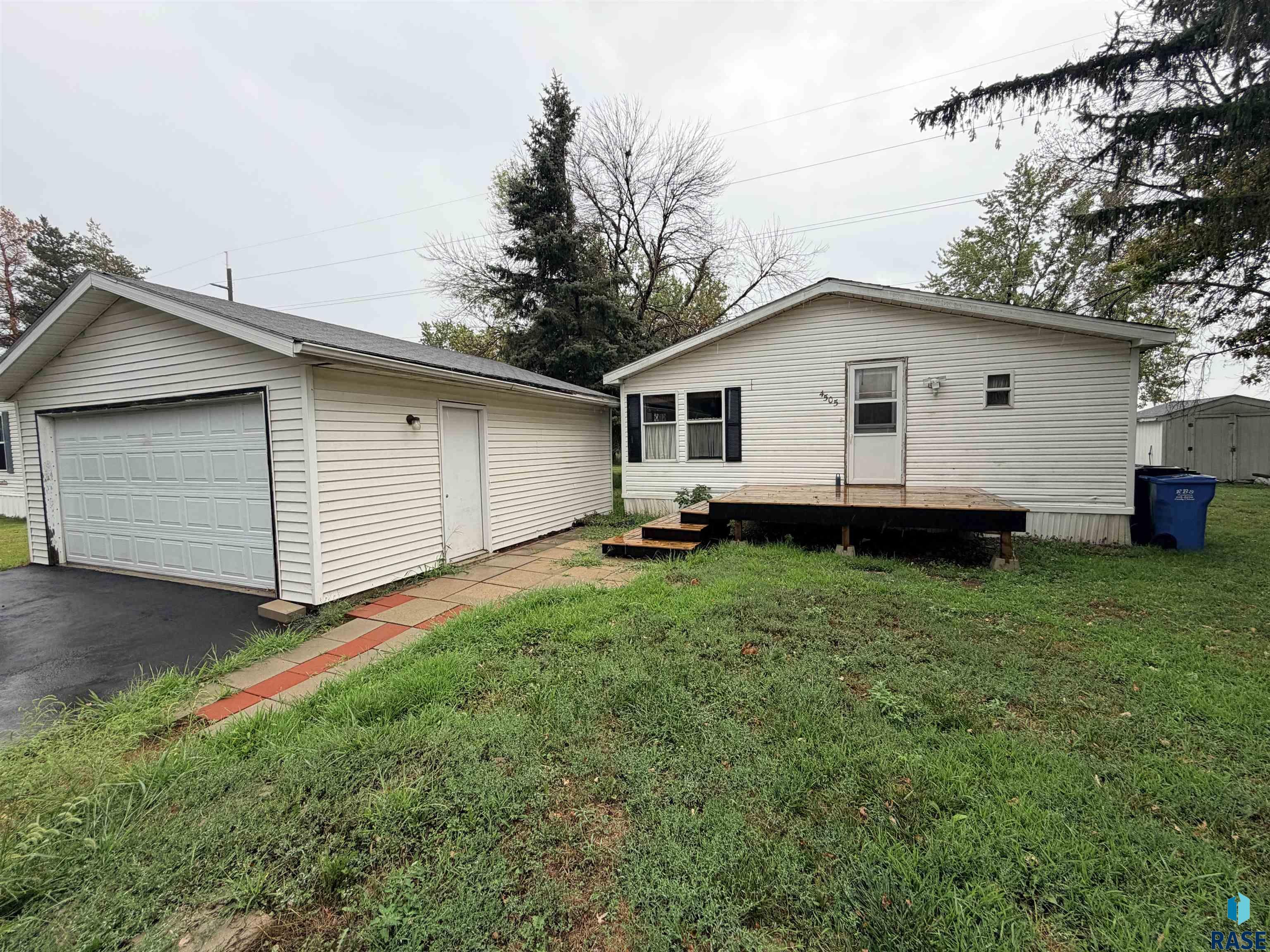 4505 W Thad Place — photo