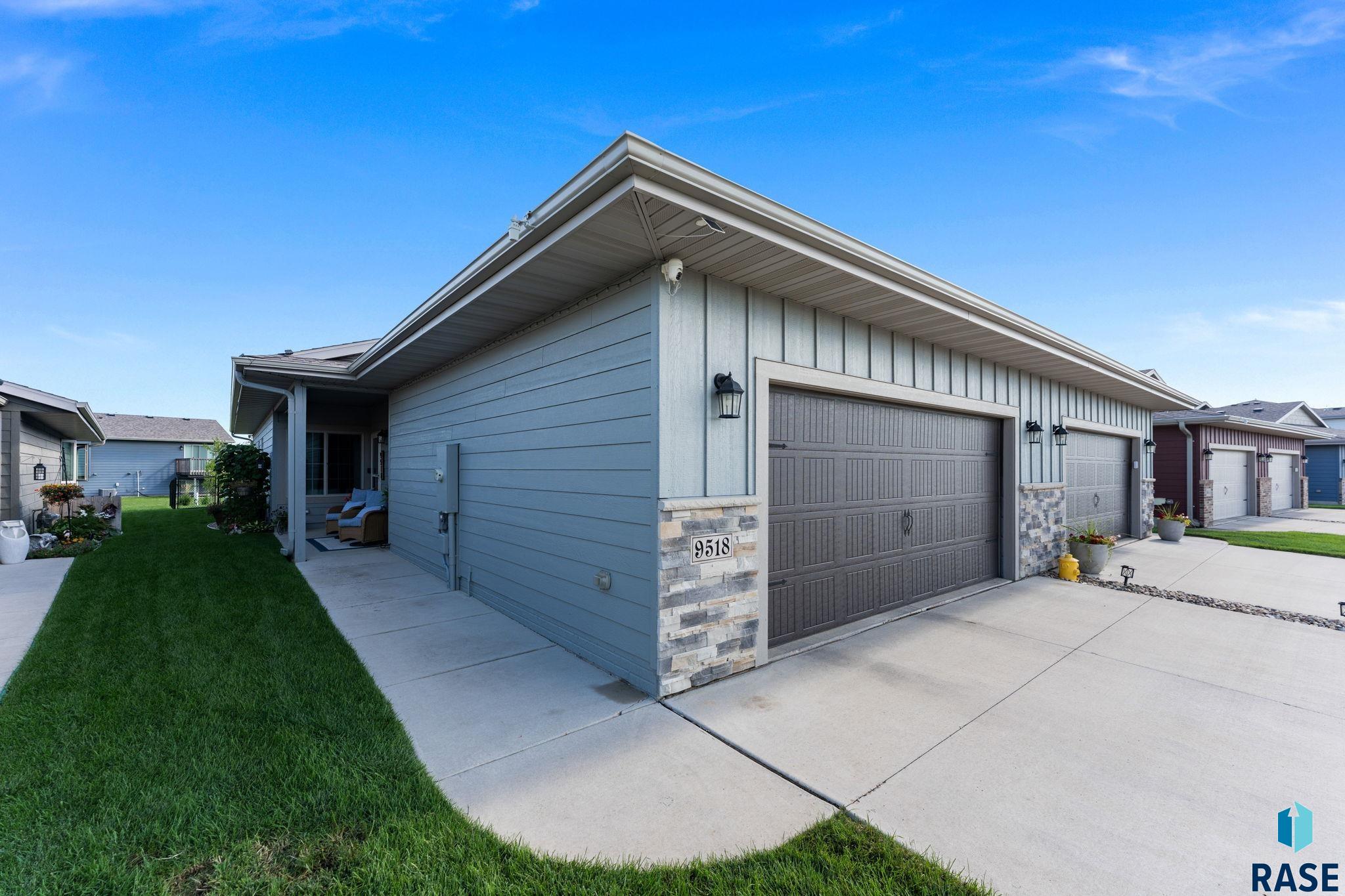 9518 W Broek Drive — photo