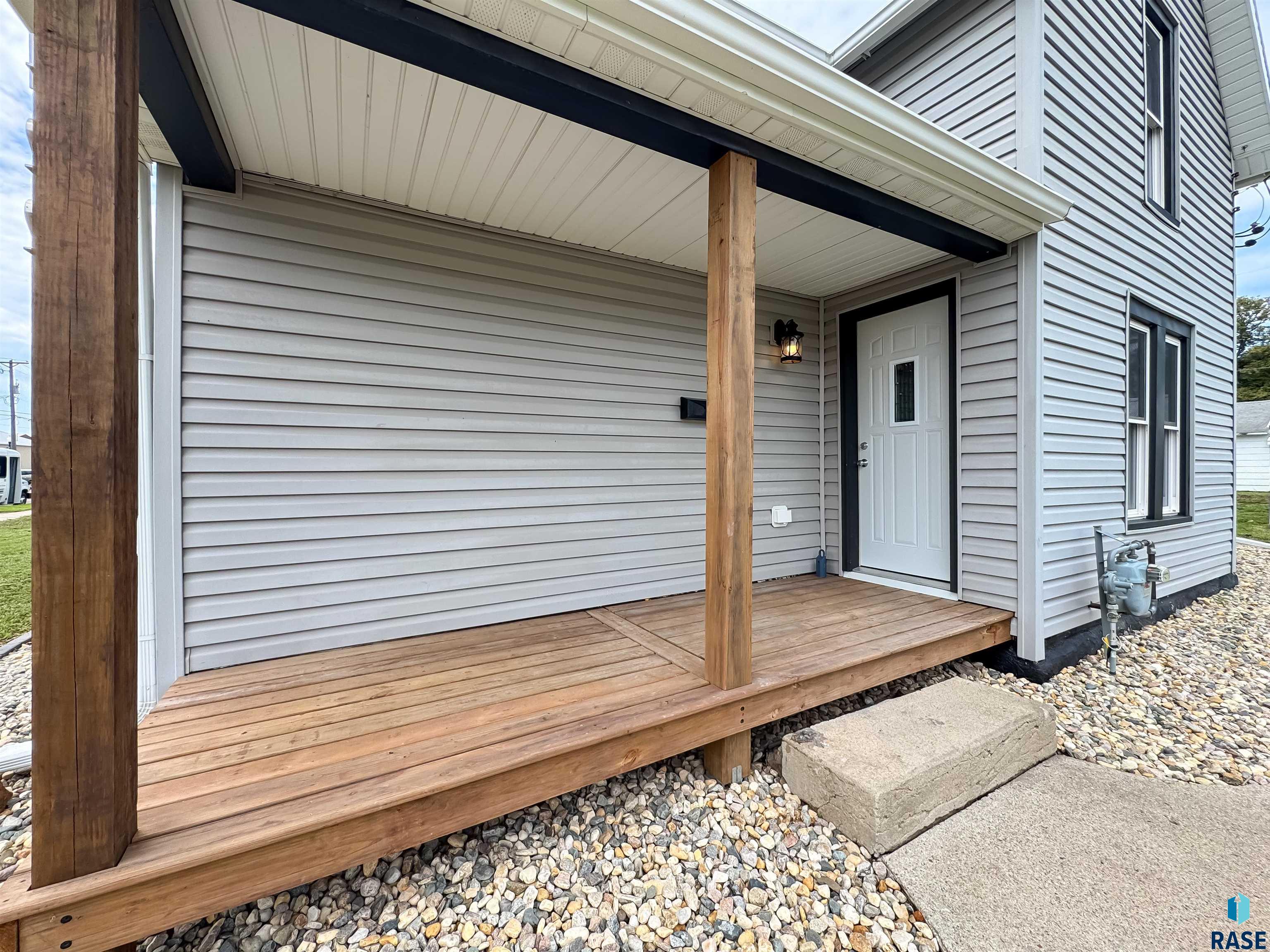422 E 4th Street, Canton, SD 57013 — photo 2