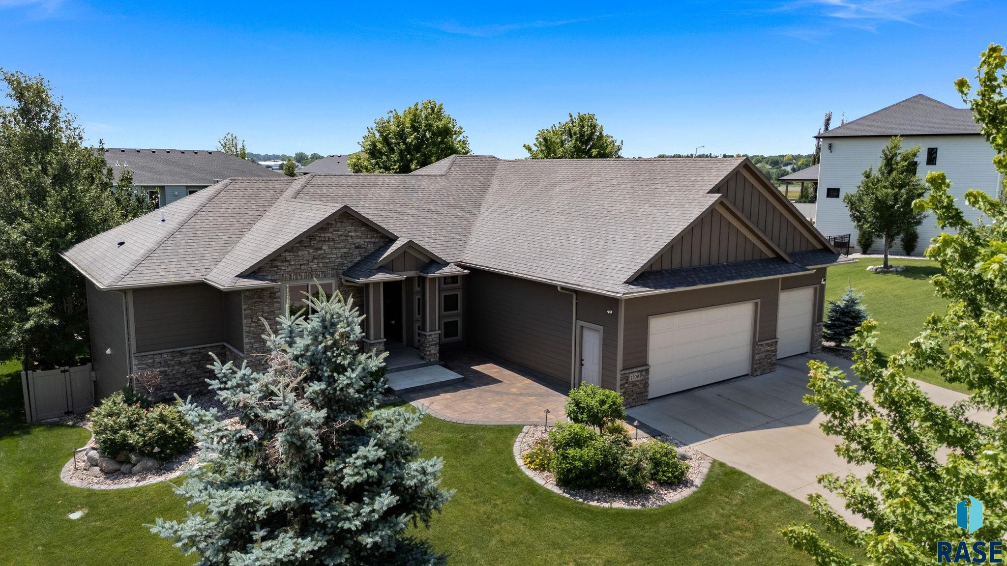 7309 E Donnelly Drive — photo