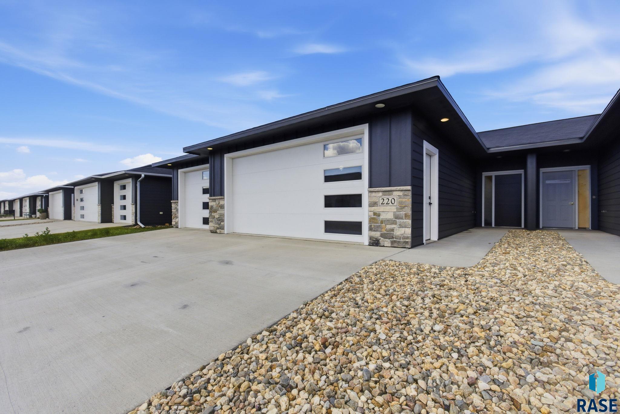 220 E Ivy Road, Tea, SD 57064 — photo 2