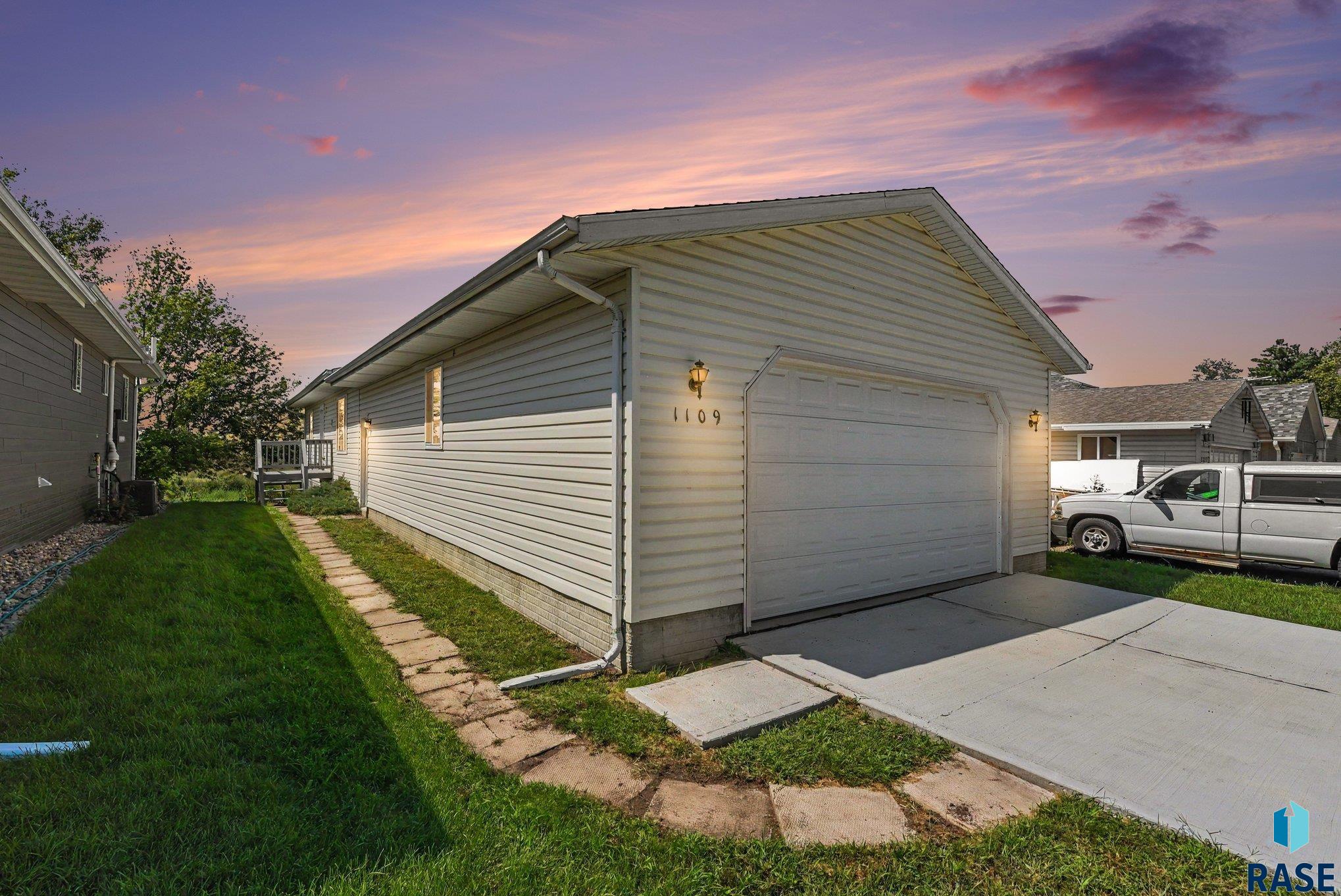 1109 N Haley Avenue — photo