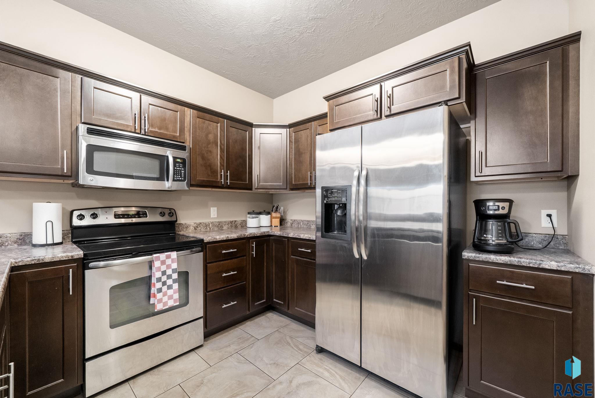 2813 E Indigo Place, Sioux Falls, SD 57108 — photo 3