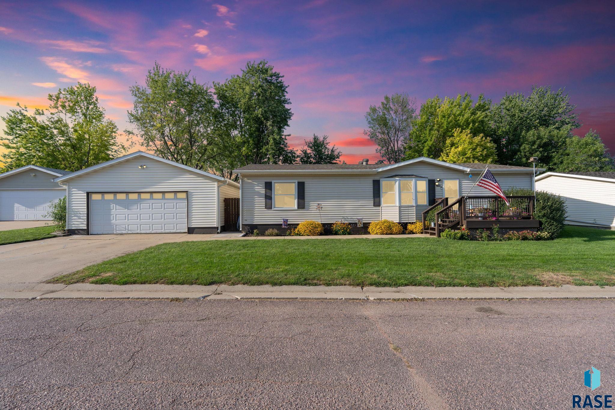 114 N Cheers Place — photo