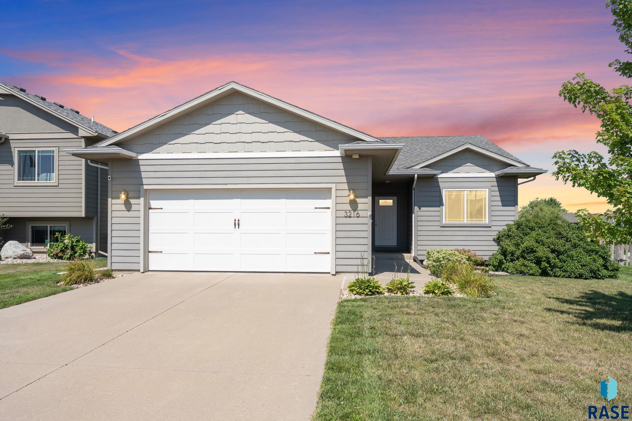 3216 E Brewster Street — photo
