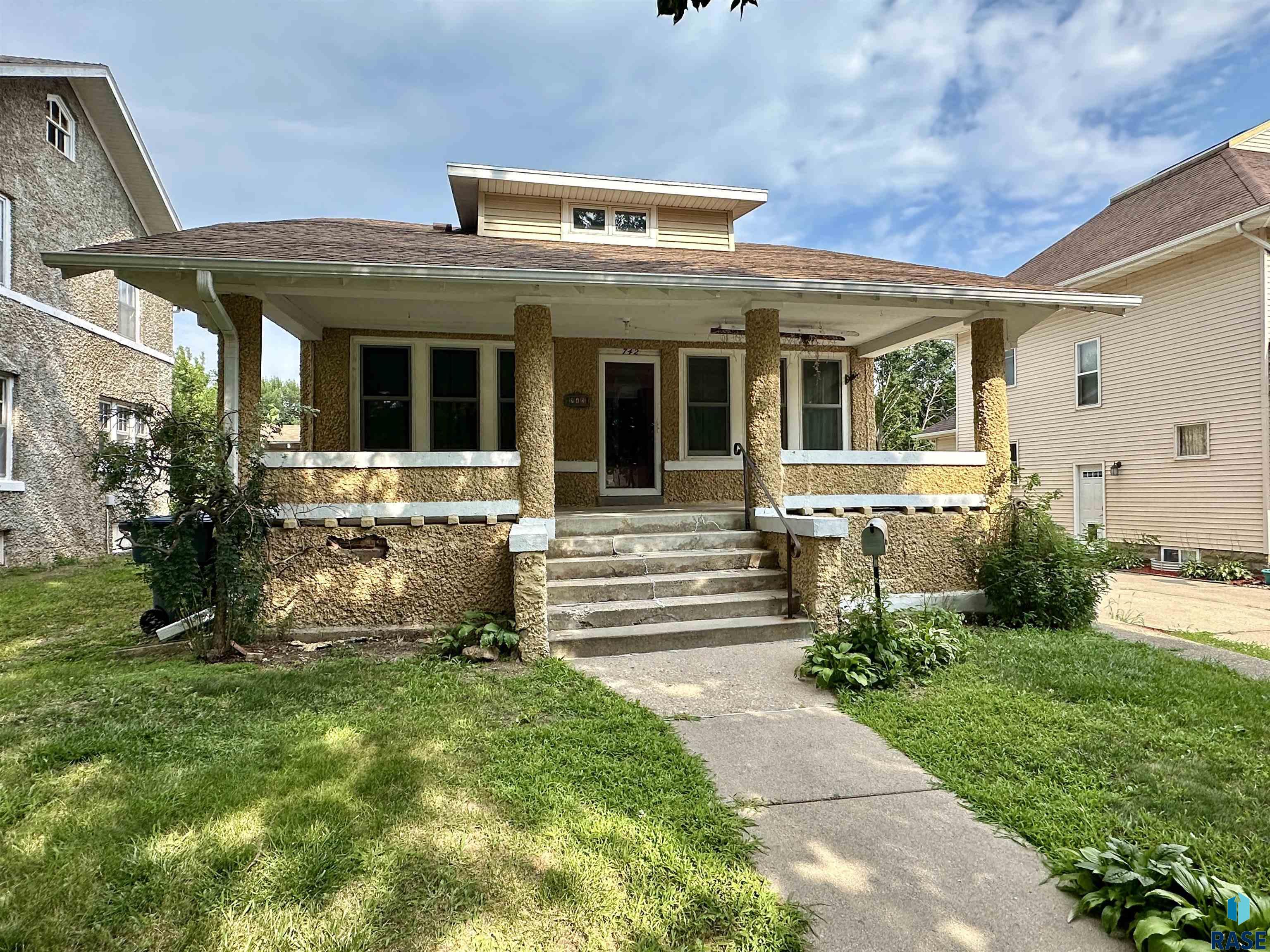 742 N Freeman Avenue — photo