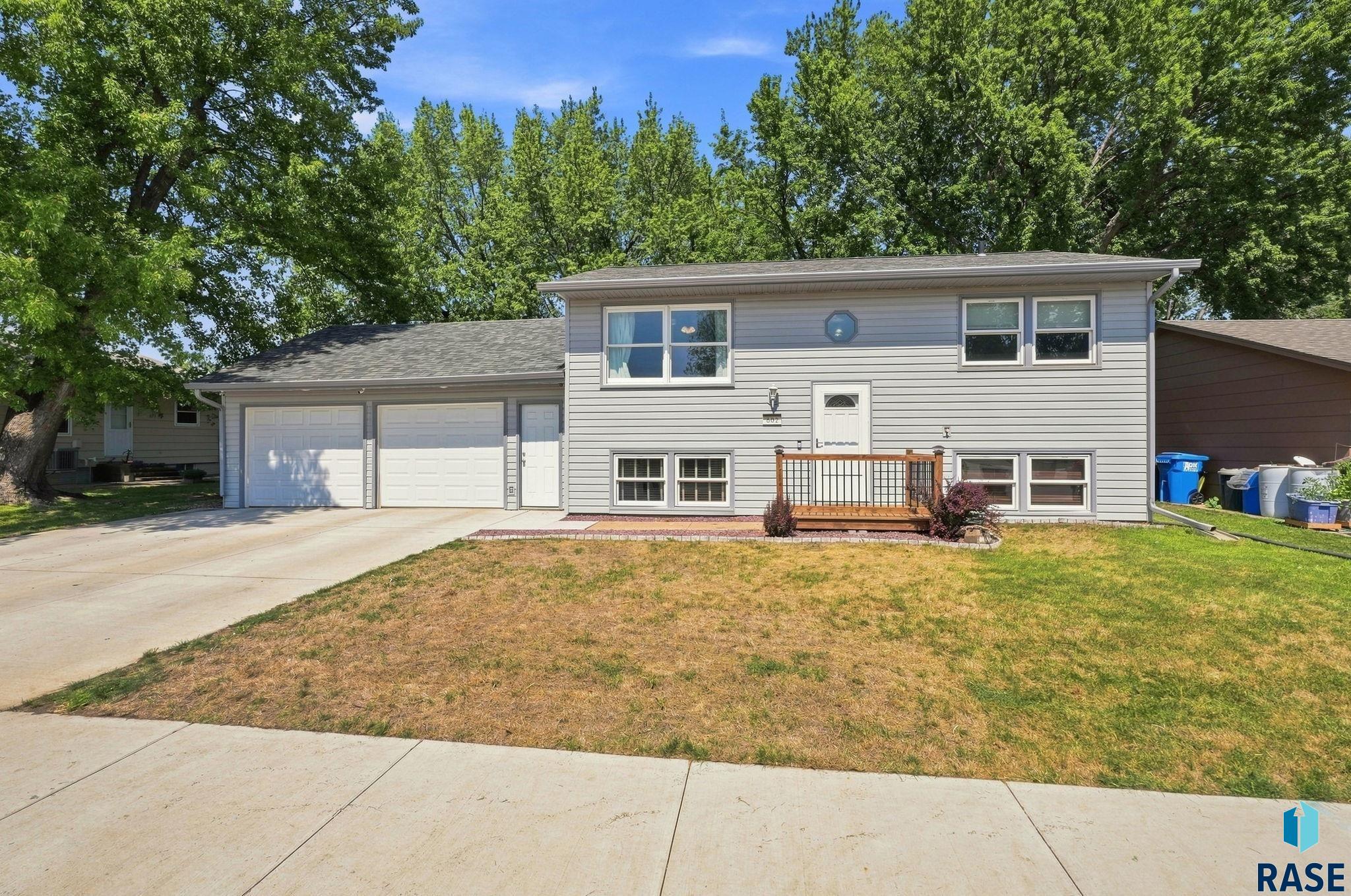 602 E Walnut Street — photo