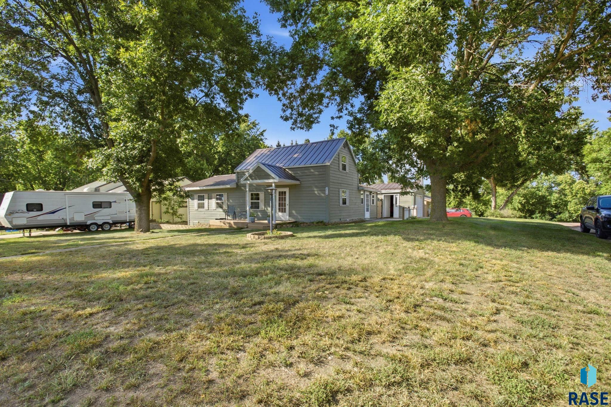 240 Oak Avenue, Baltic, SD 57003 — photo 2