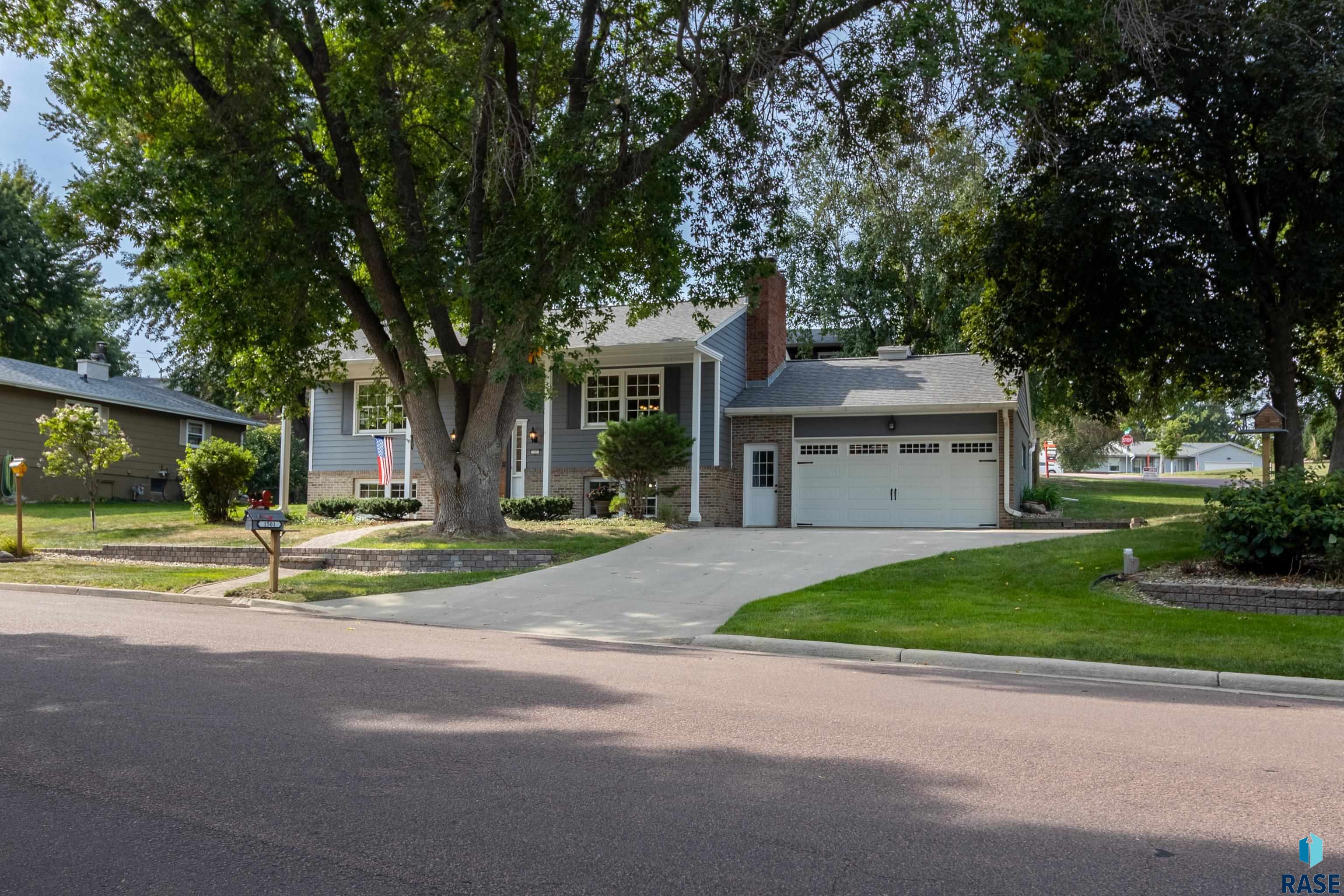 1501 E Otonka Trail — photo