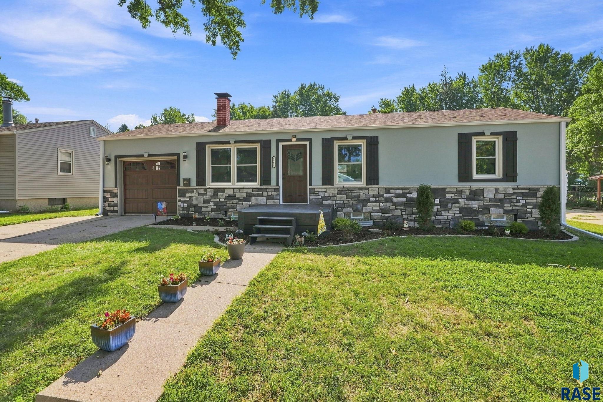 1508 S Olive Drive — photo