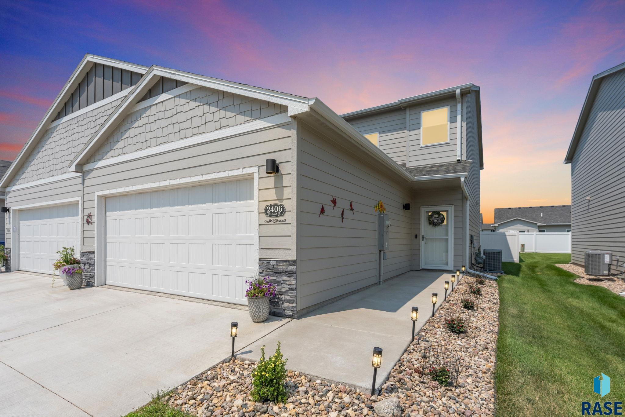2406 E Cama Place — photo