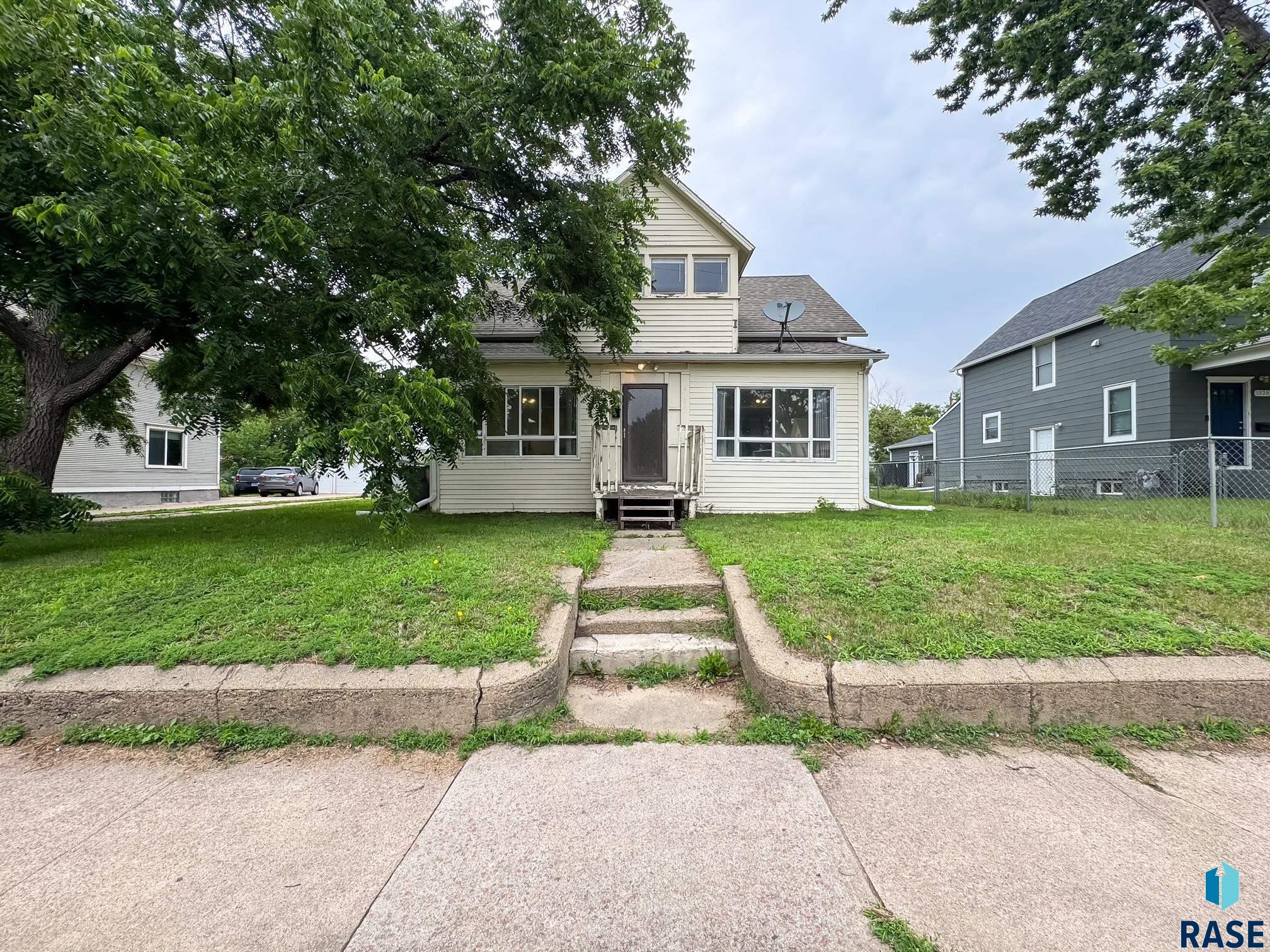 1324 E 6th Street — photo