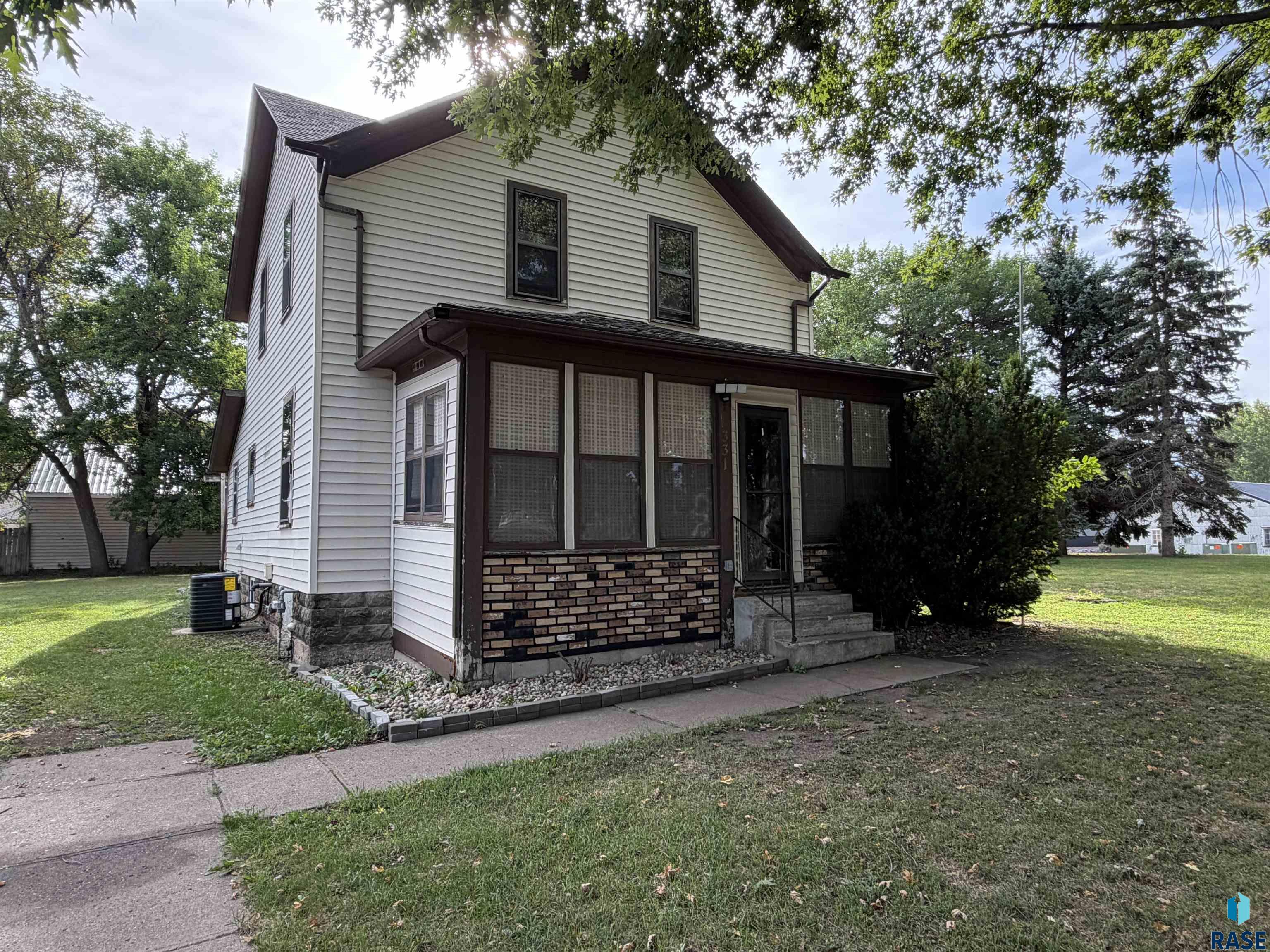 331 SW Park Street — photo