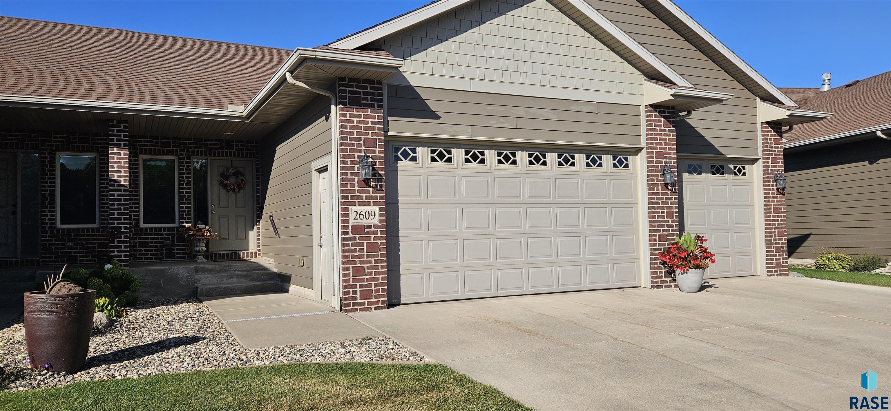 2609 E Whisper Trail — photo