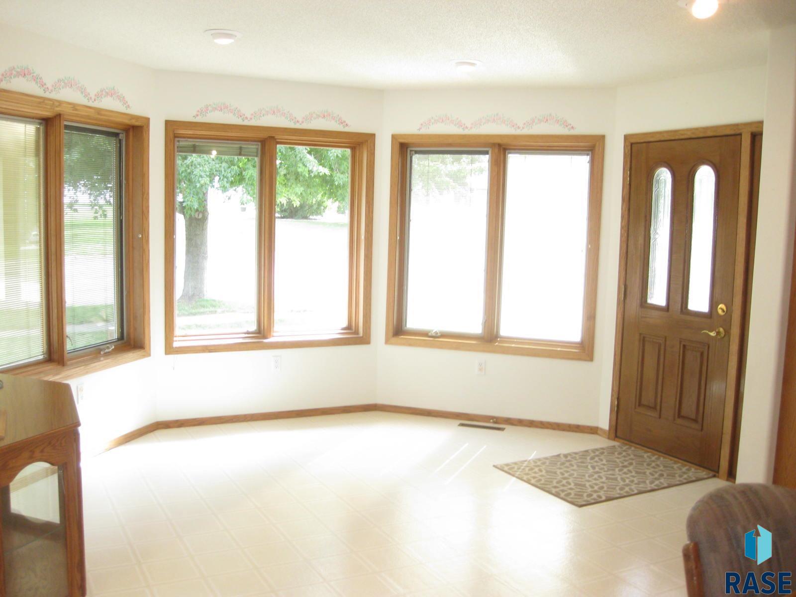 504 E 11th Street, Dell Rapids, SD 57022 — photo 2