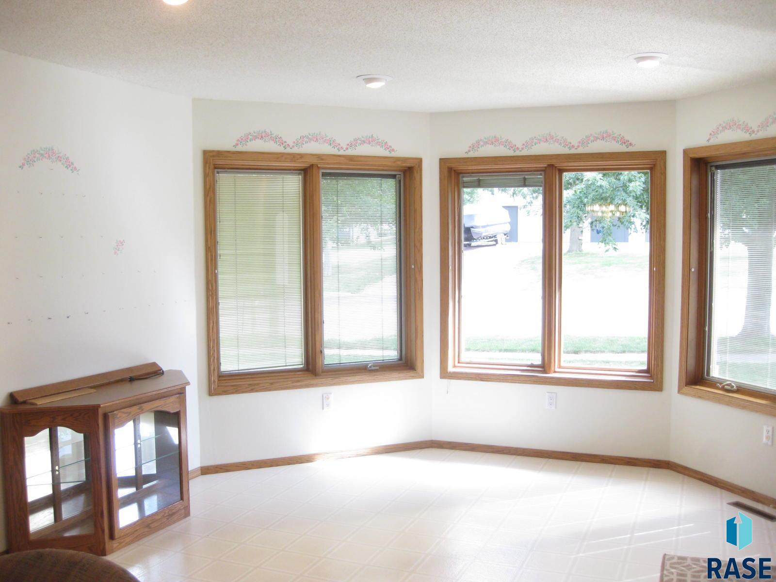 504 E 11th Street, Dell Rapids, SD 57022 — photo 3
