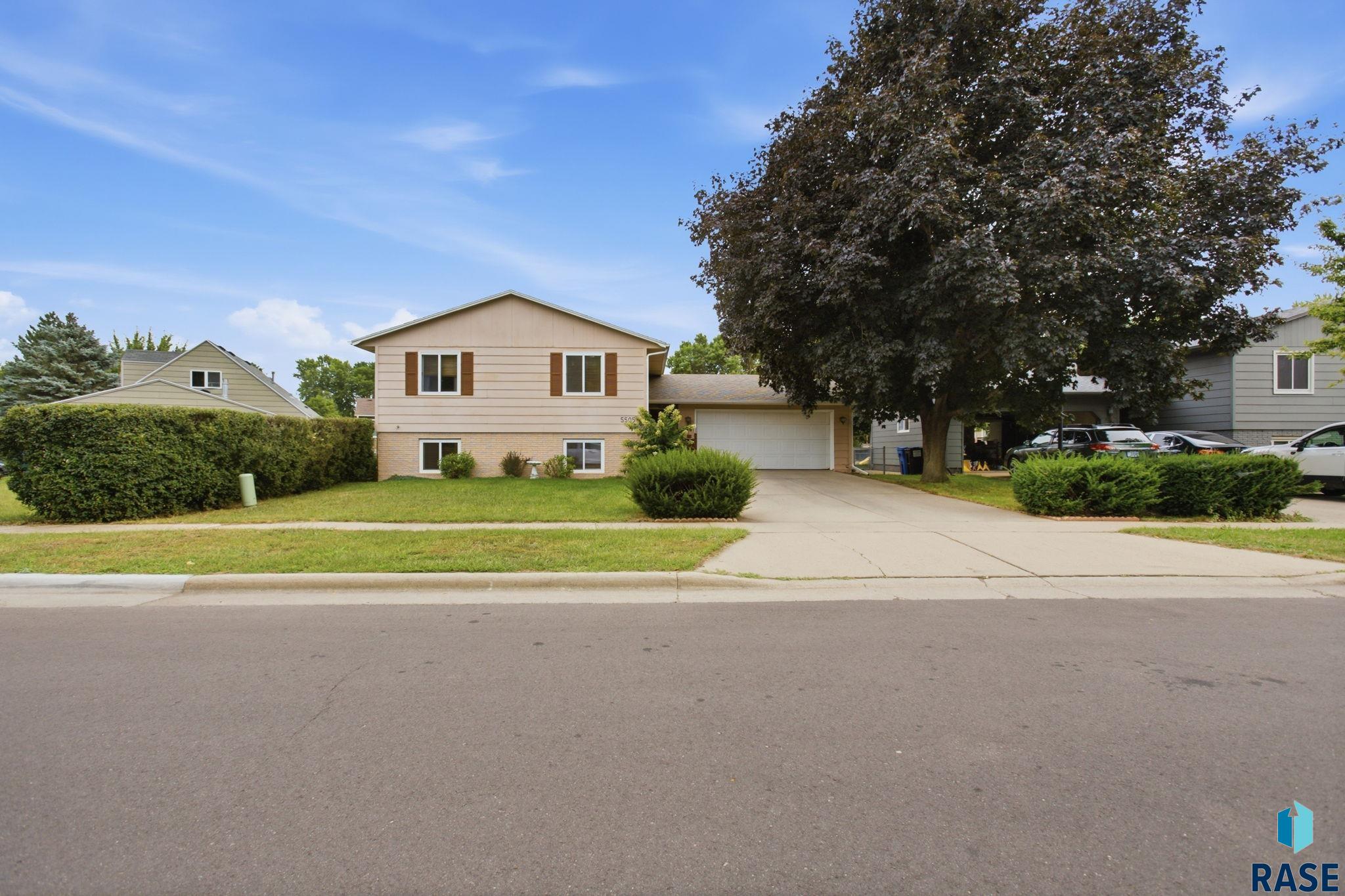 5505 W Abbey Lane — photo