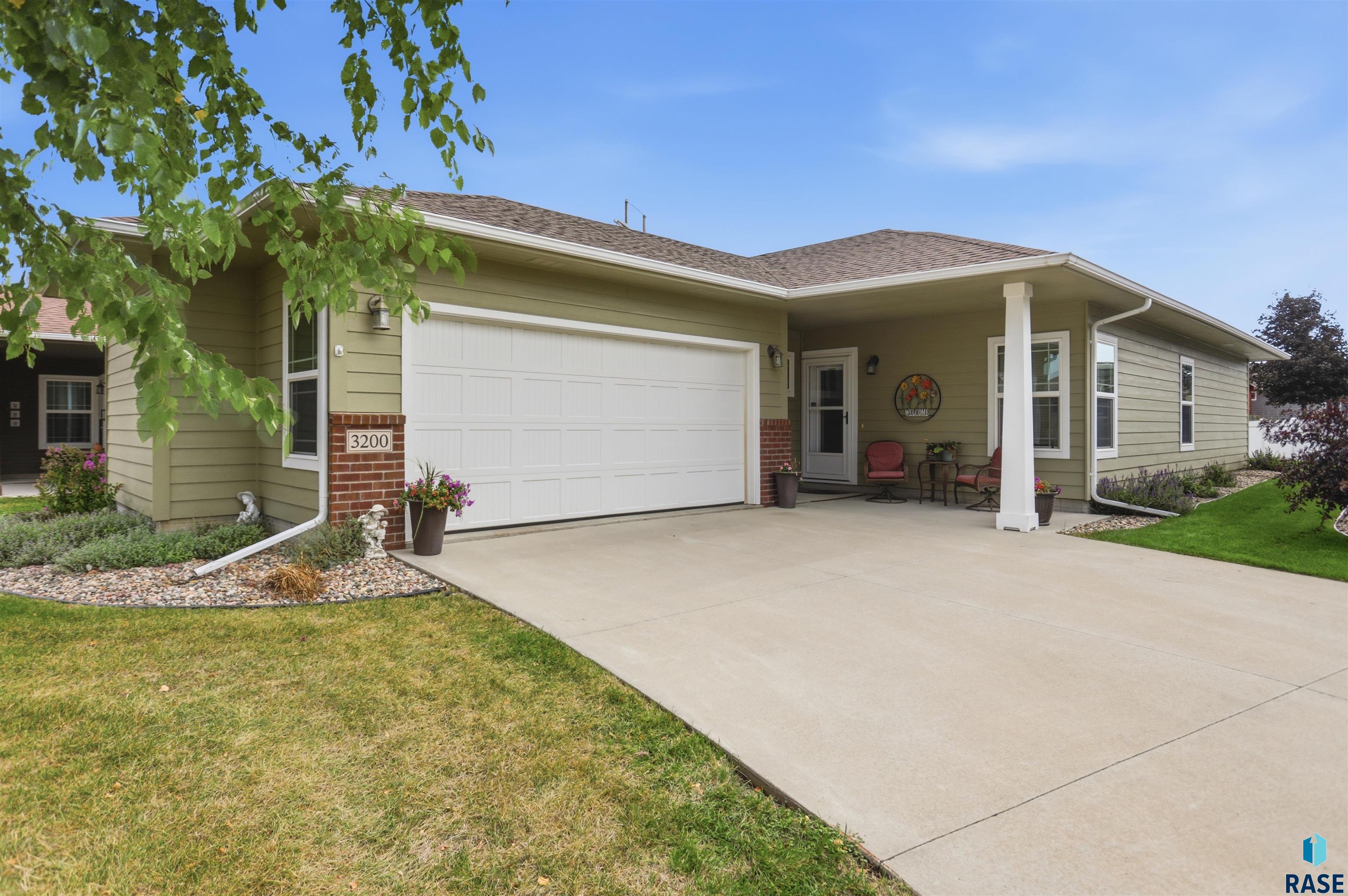 3200 S Sandlot Avenue — photo