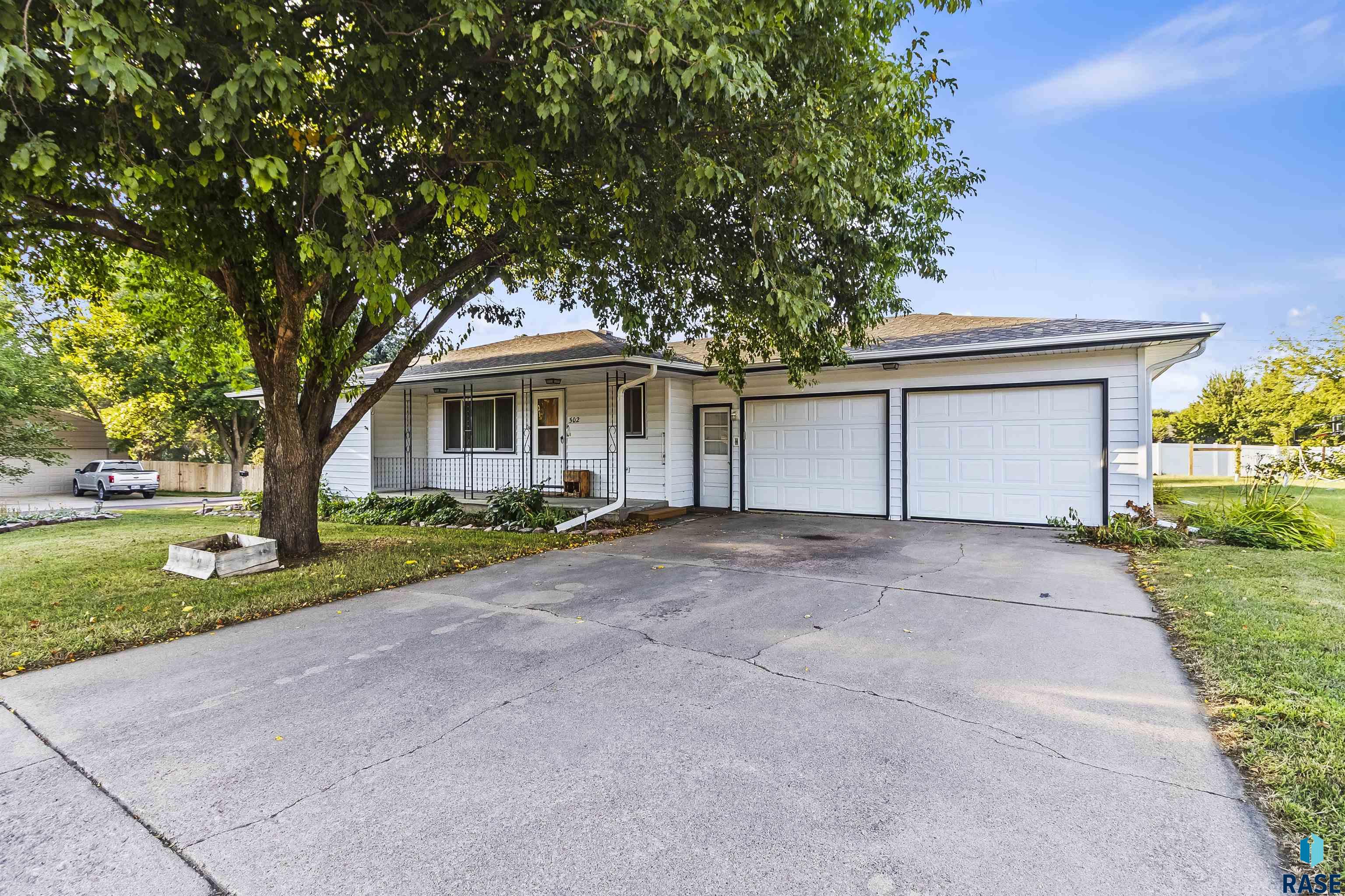 502 E 10th Street, Dell Rapids, SD 57022 — photo 2
