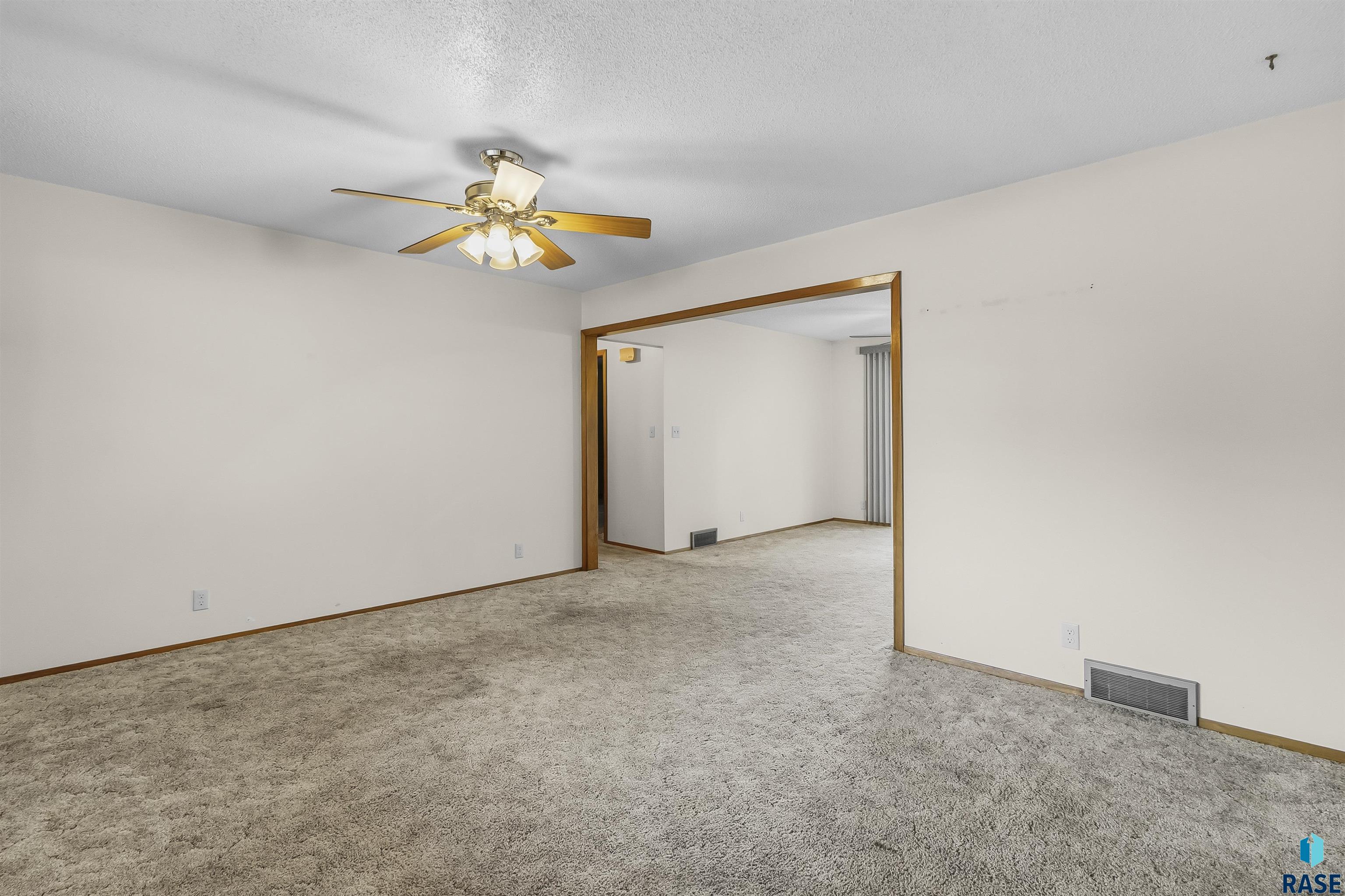 502 E 10th Street, Dell Rapids, SD 57022 — photo 3