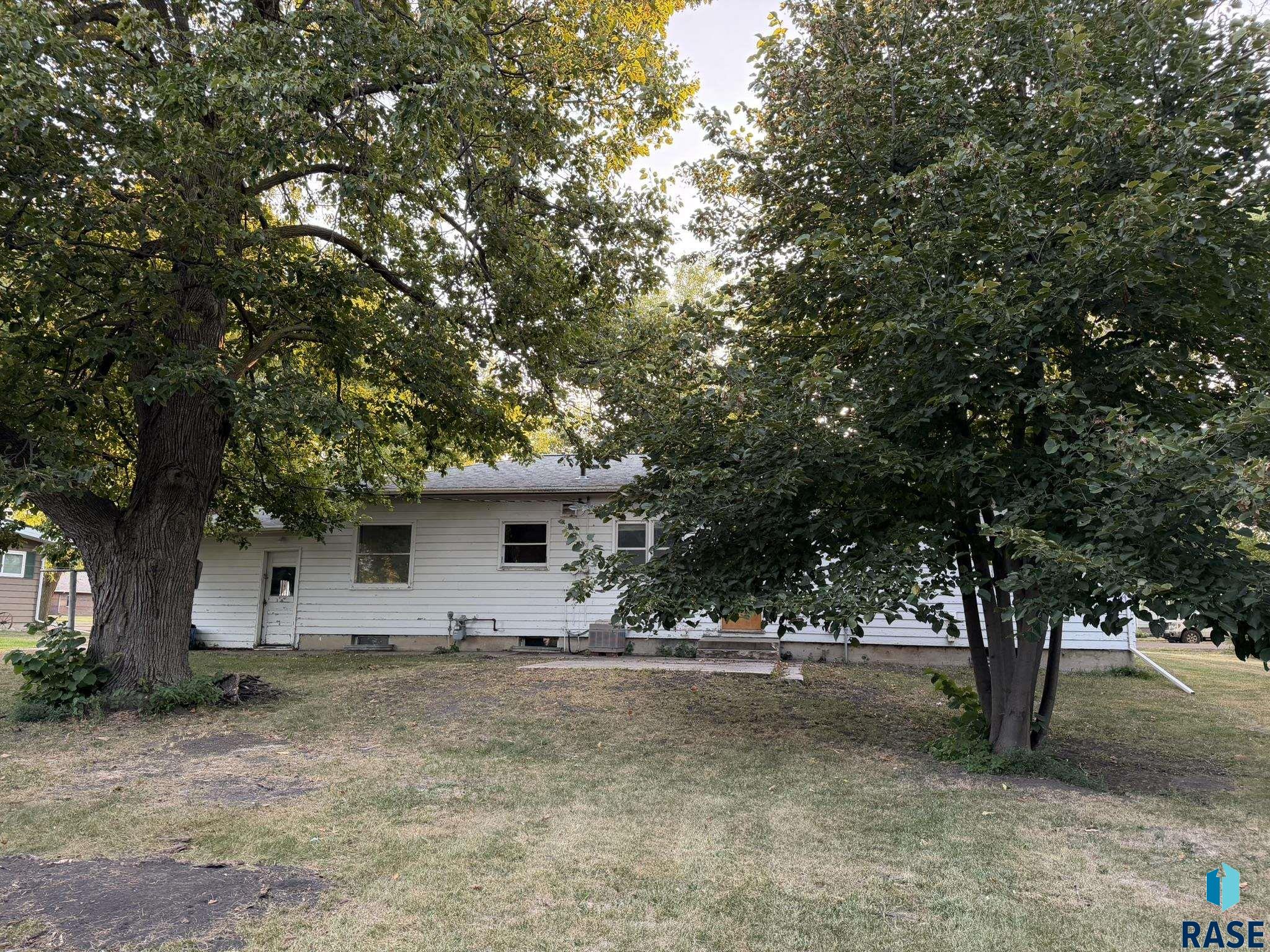 428 S Walnut Street, Freeman, SD 57029 — photo 3
