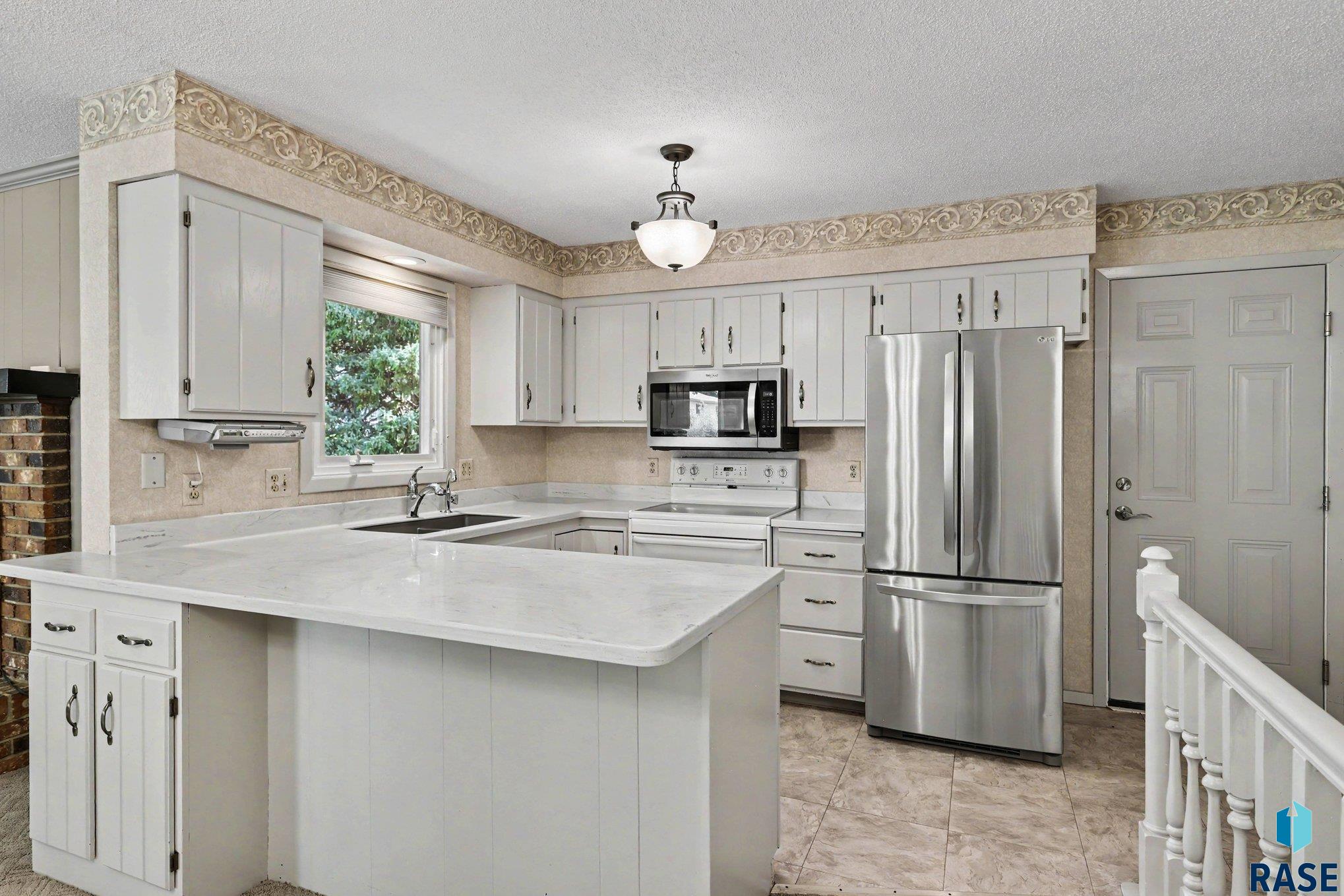 3504 E 33rd Street, Sioux Falls, SD 57103 — photo 2