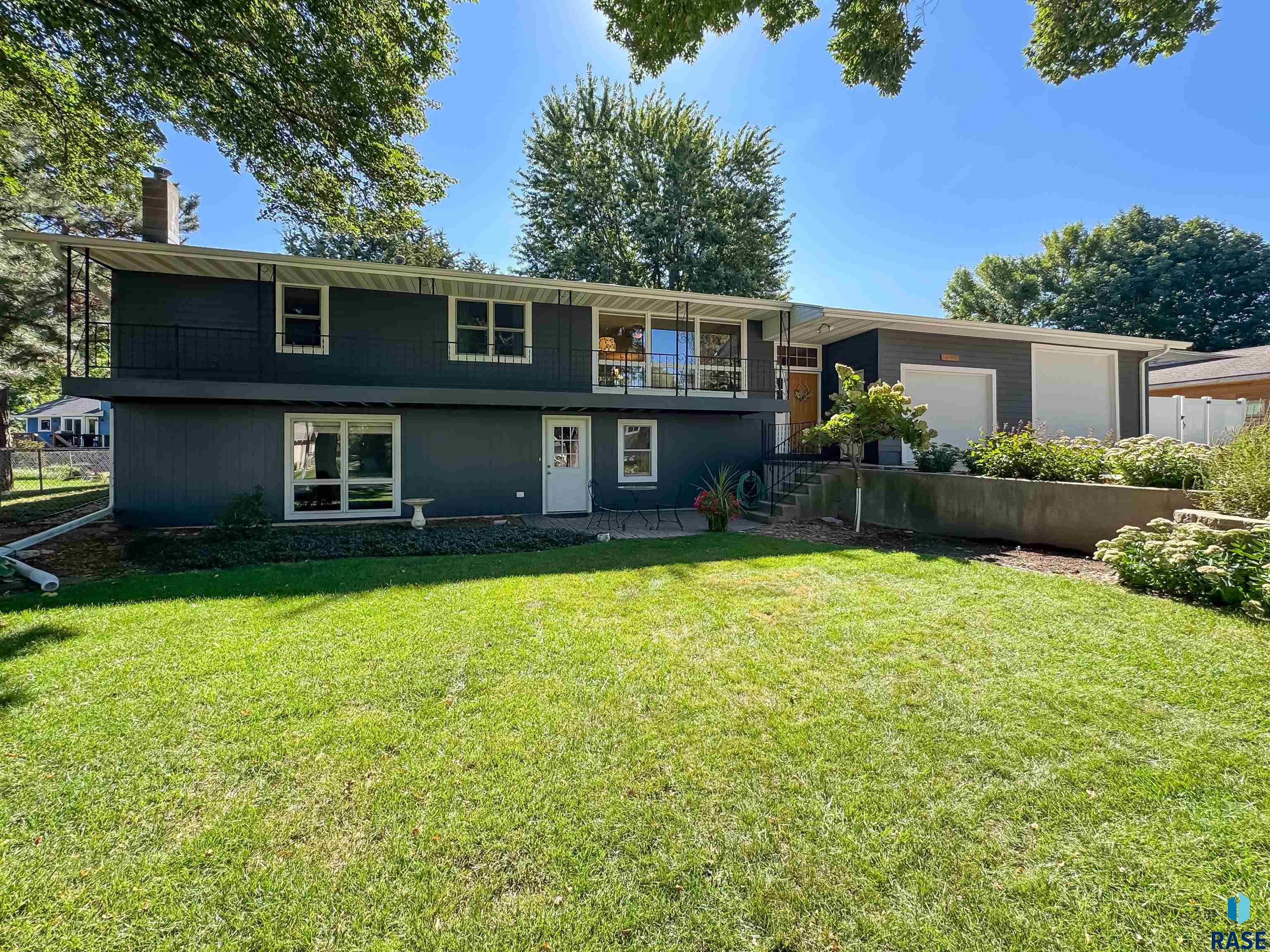 4905 E Cynthia Drive — photo
