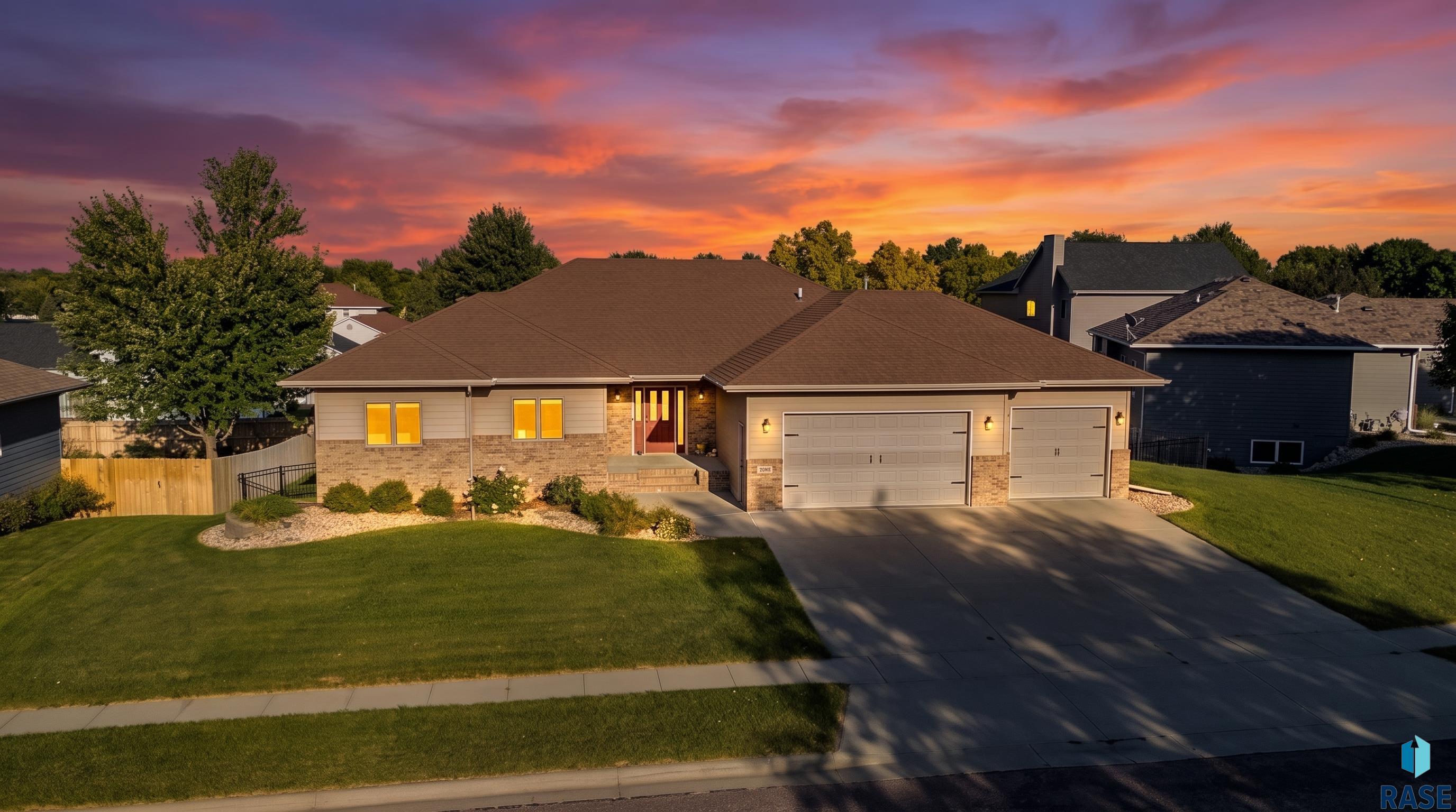 7616 W Stanford Drive — photo