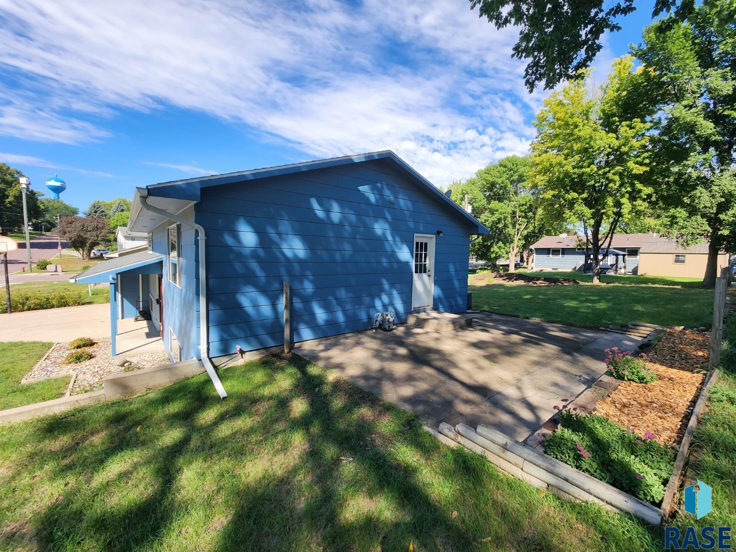 706 E 10th Street, Dell Rapids, SD 57022 — photo 3