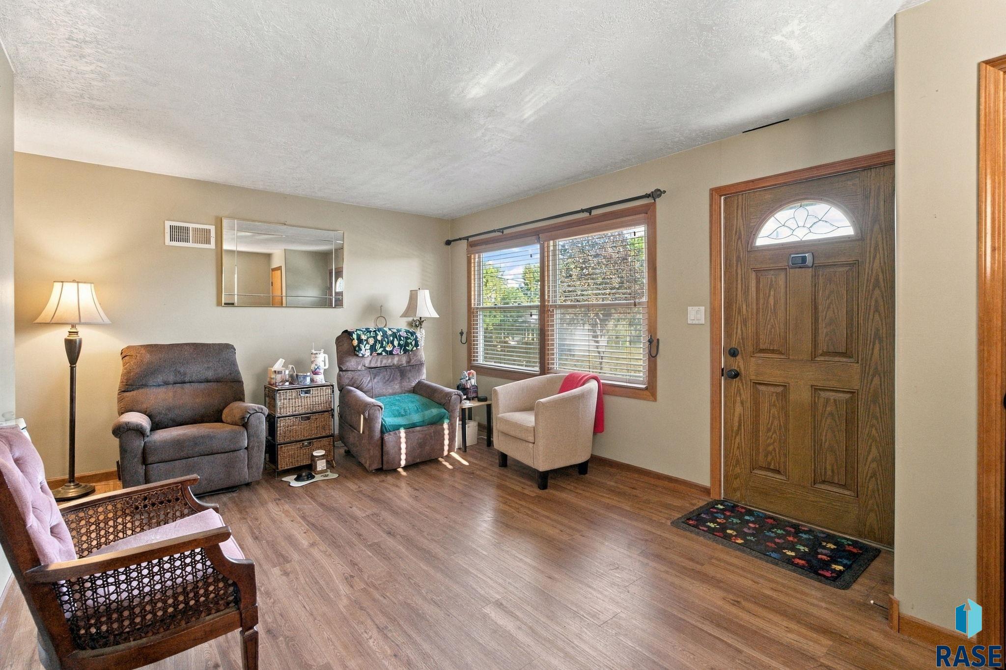 2111 E 11th Street, Sioux Falls, SD 57103 — photo 2