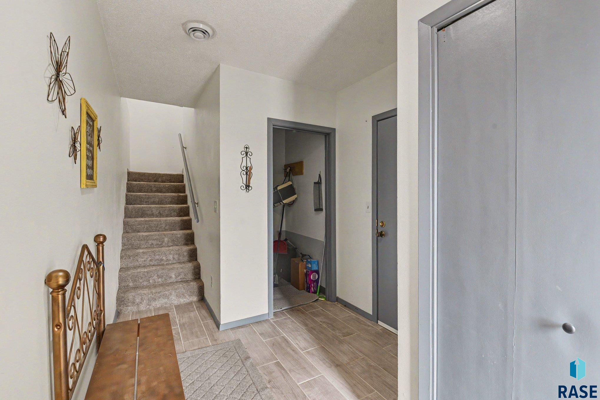 1908 S Southeastern Avenue, Sioux Falls, SD 57103 — photo 3
